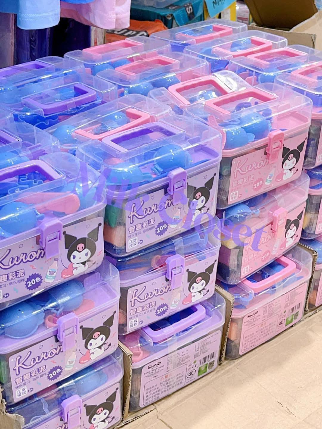 [🆕🇻🇳] Pluto Kids – Sỉ, lẻ Qate 😎❤️️⭐️ Hơn chục hộp đất nặn kuromi
Zá chỉ:100k thôi. Các mom nhanh sắm quà 1/6 cho bé nhé
, shares-0✔️ , likes-1❤️️ , date-2024-05-24 15:49:28🇻🇳🇻🇳🇻🇳📰🆕