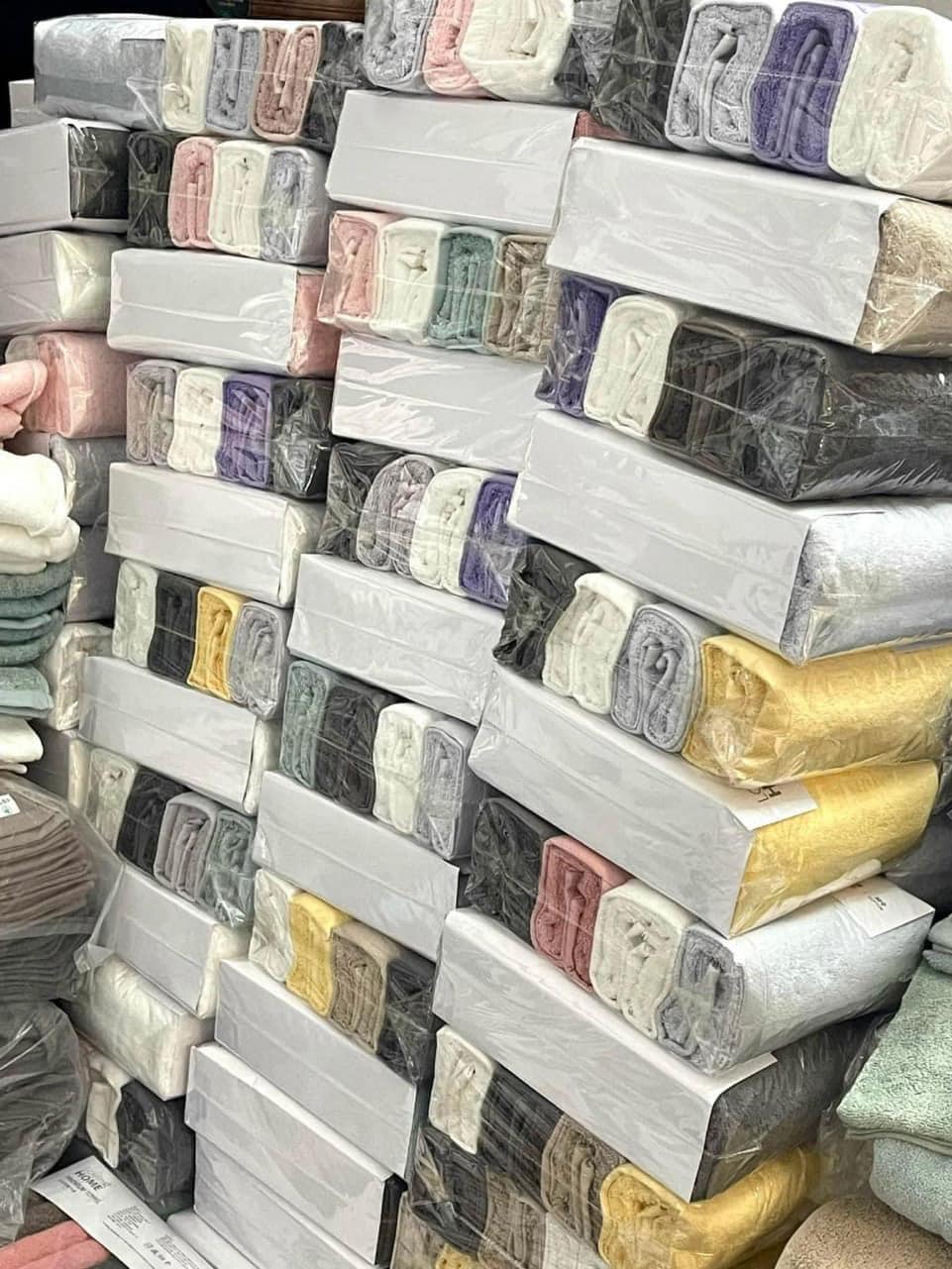 [🆕🇻🇳]  Yuri Misu – Chuyên Chuyên Quần áo Trẻ em Vnxk , Original, authentic, Cambo xuất khẩu 😎❤️️⭐️ Đến hẹn lại lên . e  Lô khăn xuất Hàn đẹp xuất sắc cho cả gia đình Bảng màu Sang thật Sự
Size 40×80 ( Giá #245k/ set 4 cái chỉ 61k/c )Mua tặng ông bà ngo , shares-0✔️ , likes-8❤️️ , date-2024-05-20 20:09:29🇻🇳🇻🇳🇻🇳📰🆕