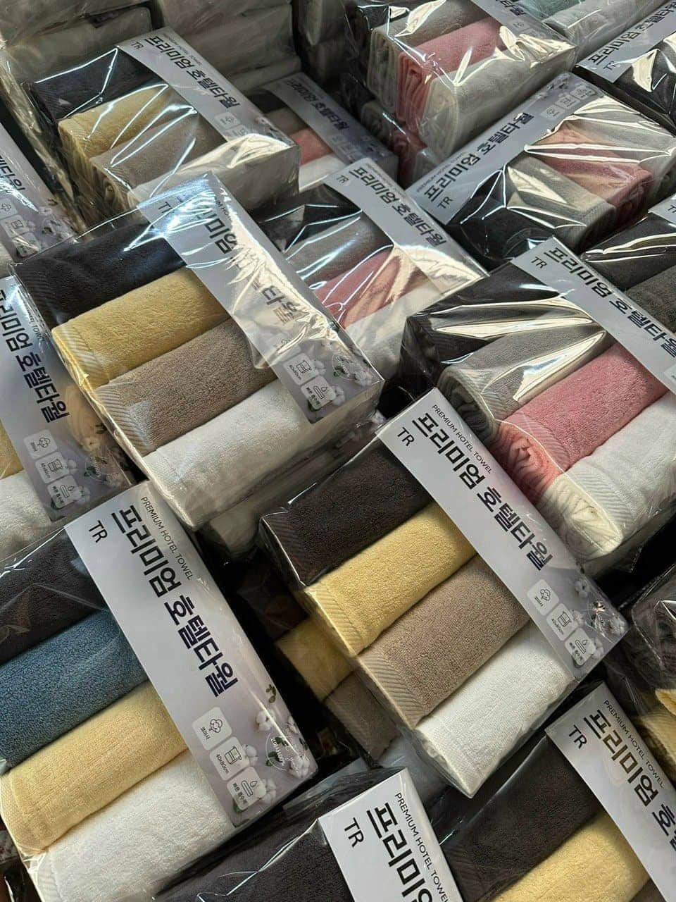 [🆕🇻🇳]  Yuri Misu – Chuyên Chuyên Quần áo Trẻ em Vnxk , Original, authentic, Cambo xuất khẩu 😎❤️️⭐️ #KHĂN_XUẤT_HÀN.  BÊN EM ĐANG CHÁY HÀNG.
Xịn xò đến mức cầm trên tay phải mê qu .
Hàng hiệu xuất rất xịn xò Các c ơi
#245k/set 4 cái. Hàng em mua từ tận , shares-0✔️ , likes-4❤️️ , date-2024-05-23 18:28:58🇻🇳🇻🇳🇻🇳📰🆕