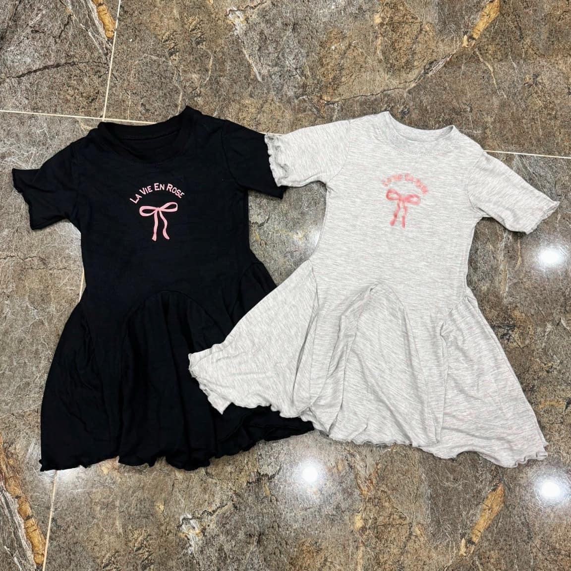 [🆕🇻🇳]   Cầu Vồng – Thế Giới Của Mẹ – Chuyên quần áo baby Quảng Châu, VNXK, hàng Thương hiệu 🧑‍🧒❤️️👶⭐️ Hè cần lắm những em váy dáng babydoll như này.
Eo, chất mát dã man
, shares-0✔️ , likes-11❤️️ , date-2024-06-03 13:54:23🇻🇳🇻🇳🇻🇳📰🆕