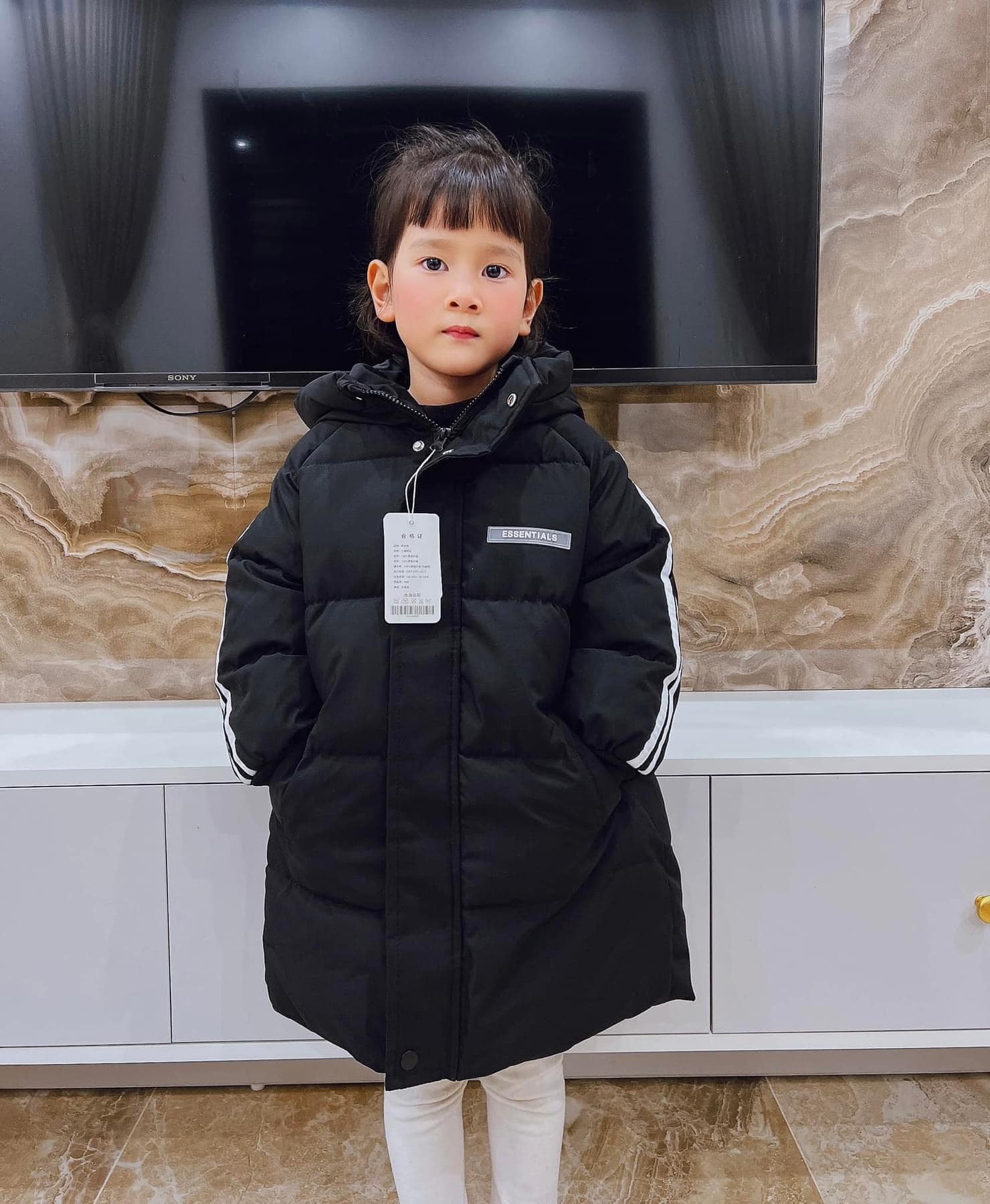 [🆕🇻🇳]  SamSim Kids Authentic – Cửa hàng quần áo sơ sinh & trẻ em 🧑‍🧒❤️️👶⭐️ Đơn cũ em mua roài. Nắng nóng định ko GOM cơ mà khách lại đặt tiếp nên em cần GOM tiếp nhé các Mẹ
Em này siêu đáng chốt luôn. Lạnh rét chỉ cần khoác em nà , shares-0✔️ , likes-0❤️️ , date-2024-06-17 15:56:22🇻🇳🇻🇳🇻🇳📰🆕