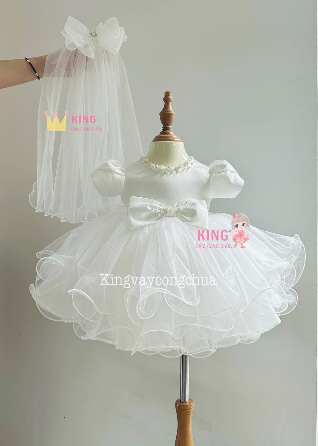 [🆕🇻🇳] KING Xưởng Đầm Công Chúa – Chuyên Váy Công Chúa Cao Cấp, nhận may theo yêu cầu, chuyên Sỉ và Lẻ 🧑‍🧒❤️️👶⭐️  Cùng đón hè trong chiếc đầm công chúa voan trắng tuyệt đẹp cho bé yêu!  Cùng với chất liệu voan mềm mịn,  size nàoem cũng có, bé nào cũng có thể diện được , shares-0✔️ , likes-3❤️️ , date-2024-06-23 22:01:55🇻🇳🇻🇳🇻🇳📰🆕