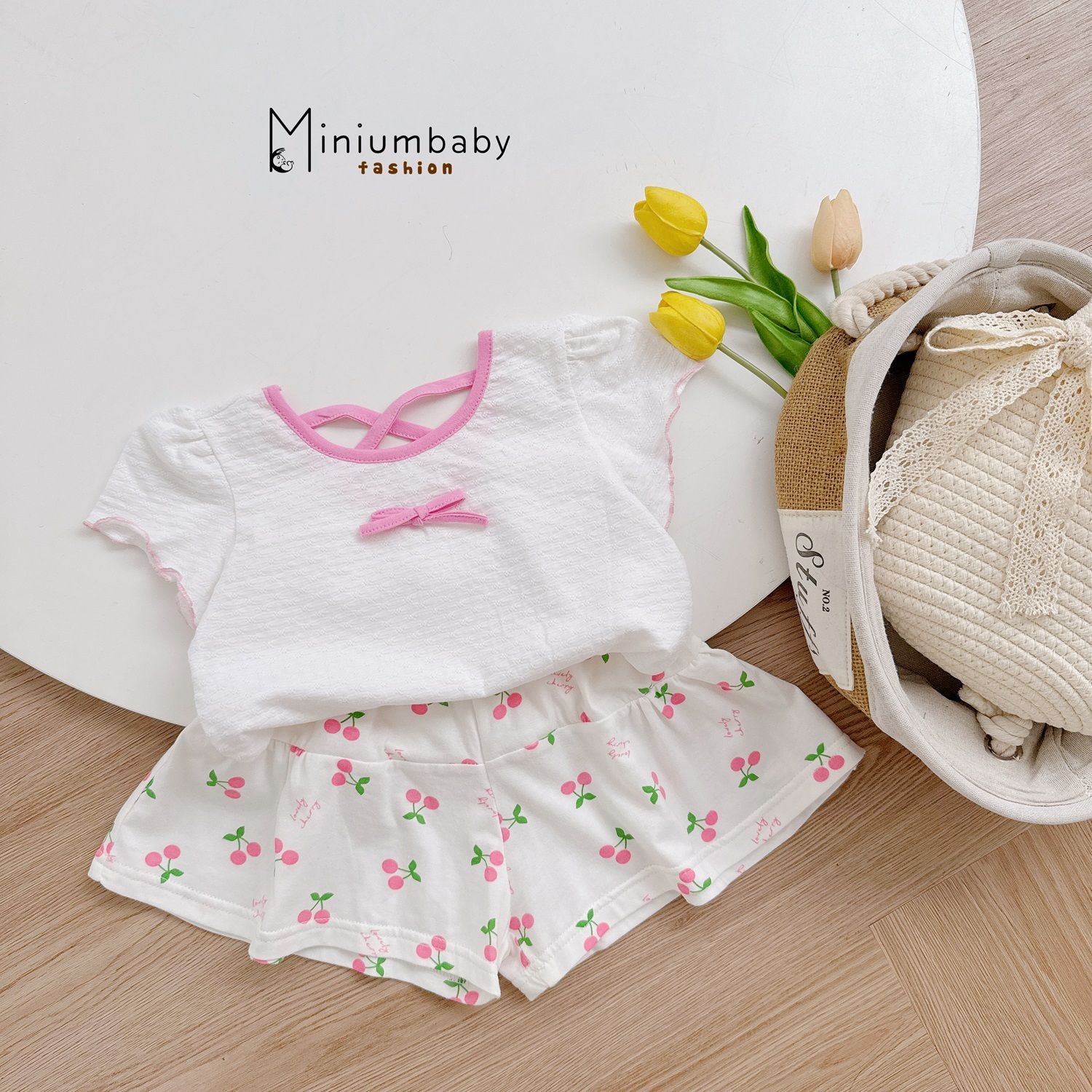 [🆕🇻🇳]  MiniumBaby – thương hiệu thời trang thiết kế chất lượng cao dành cho trẻ em 🧑‍🧒❤️️👶⭐️ CÓ NGÀN LÝ DO ĐỂ CHỌN THIẾT KẾ NHÀ MINIUM
Thiết kế bộ cộc tay làm dịu mát đi ngày hè của bé cưng, đặc biệt khi cuối tuần này con có hẹn cùng Mama & Papa vi , shares-1✔️ , likes-23❤️️ , date-2024-06-19 14:30:03🇻🇳🇻🇳🇻🇳📰🆕