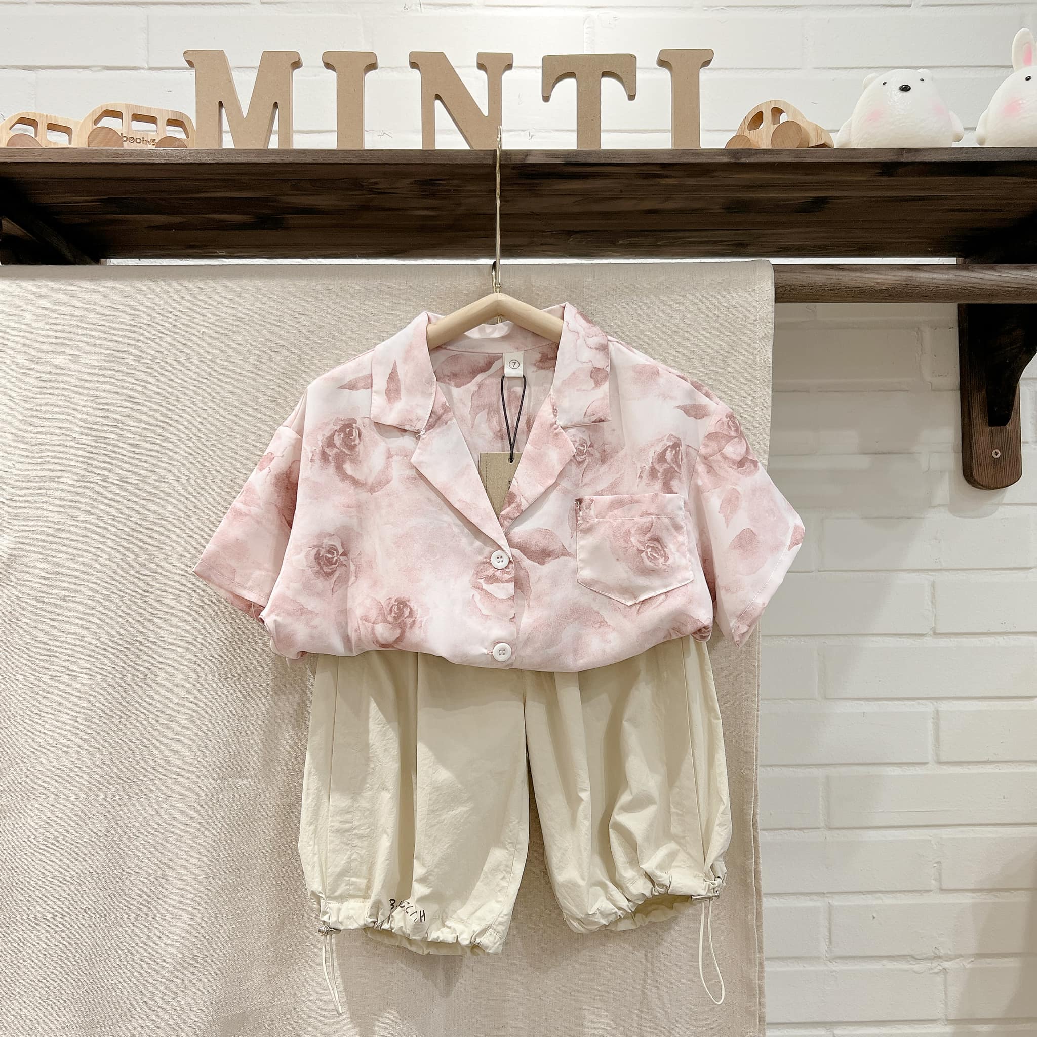 [🆕🇻🇳] Minti Baby and Kids – Korean style – chuyên các sản phẩm QCCC dòng style Hàn/xuất Hàn 🧑‍🧒❤️️👶⭐️ Summer time…lên đồ đi biển thui các chàng trai style Hàn uiiii
———–
– Hỗ trợ đóng gói hộp quà tặng cho bé.
– Tích điểm cho mỗi đơn hàng, nhận quà , shares-2✔️ , likes-50❤️️ , date-2024-06-23 00:19:08🇻🇳🇻🇳🇻🇳📰🆕