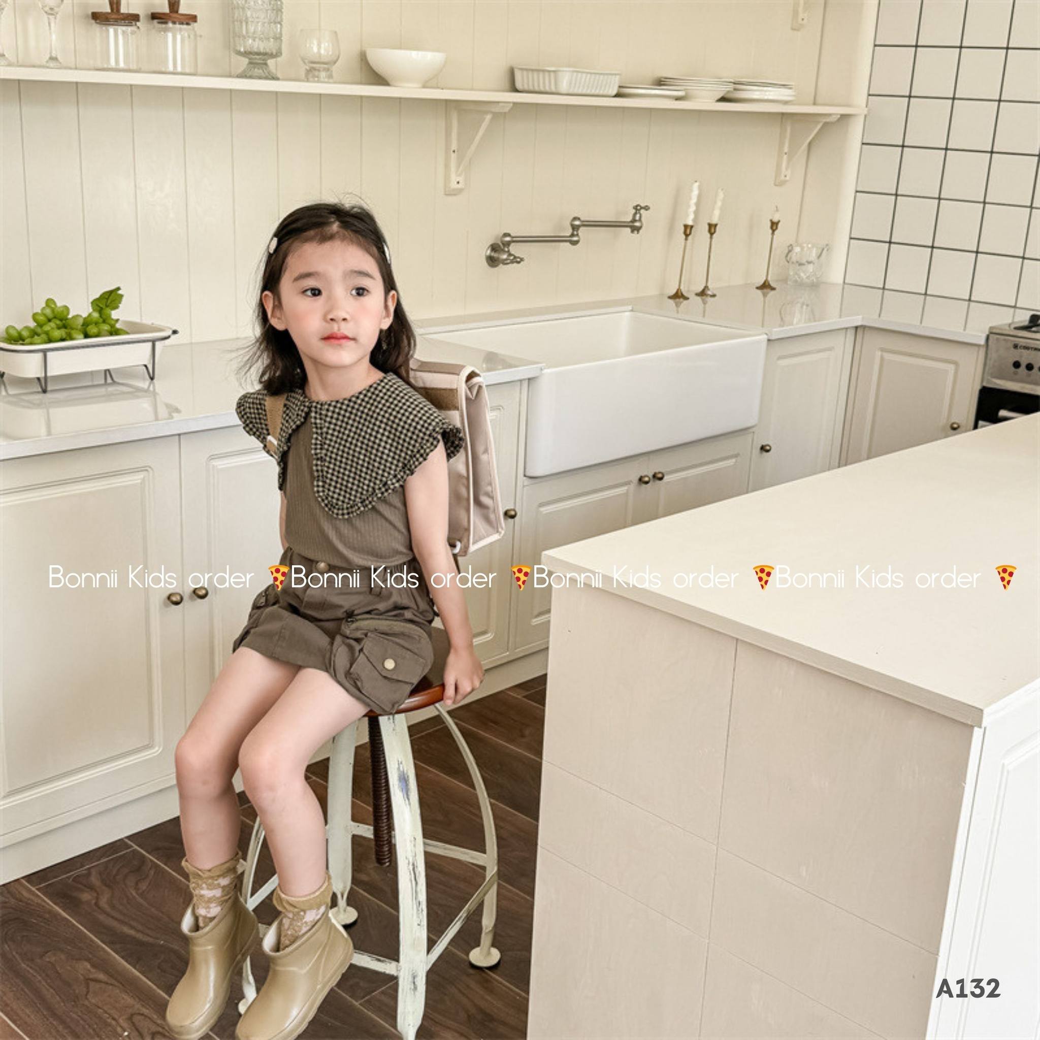 [🆕🇻🇳] Bonnii Kids – Ở đây có áo quần, giày dép, phụ kiện dành cho bé yêu của bạn 🧑‍🧒❤️️👶⭐️  Dễ thương
Size 80-130
Lưu ý: Màu sắc có thể chênh lệch một chút do ánh sáng nhưng không đáng kể.
Hàng QCCC, order 2-4 tuần tùy biên, đặt hàng rồi vui lòng , shares-0✔️ , likes-4❤️️ , date-2024-06-19 17:10:05🇻🇳🇻🇳🇻🇳📰🆕