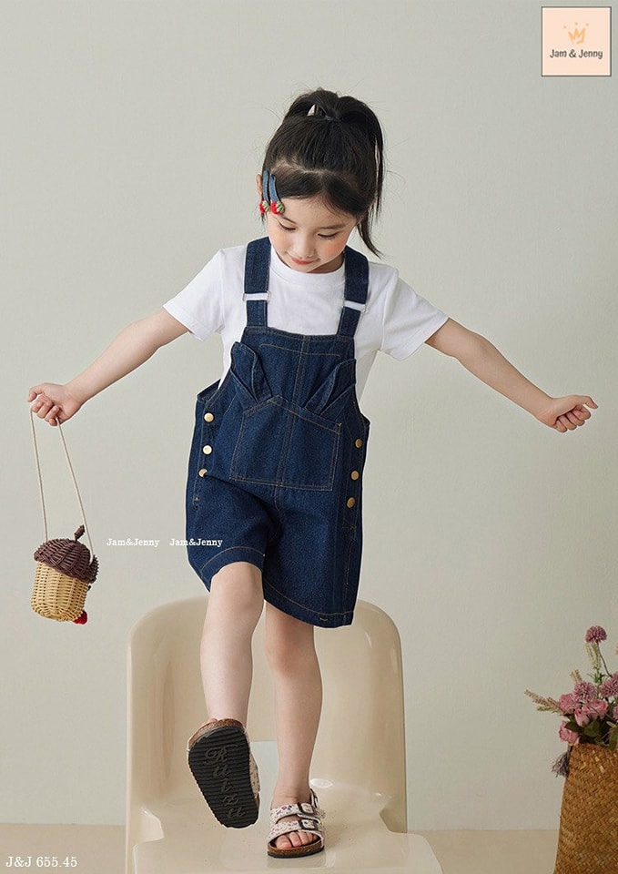 [🆕🇻🇳] Kiddie Kiddo – Thời trang trẻ em cao cấp 🧑‍🧒❤️️👶⭐️ Chắc chắn đây là set đồ các bé mọi thời đại đều yêu thích!
Xinh xắn – cá tính – khoẻ khoắn.
Áo cotton 4c quá xịn sò, mặc best luôn
Yếm jeans co giãn mề , shares-0✔️ , likes-7❤️️ , date-2024-06-25 17:01:18🇻🇳🇻🇳🇻🇳📰🆕