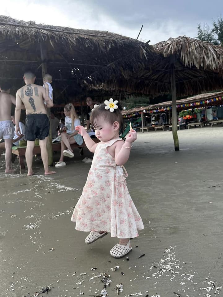 [🆕🇻🇳] Cheli Kid 🌷 – Thời trang thiết kế dành riêng cho các bé yêu 😍  🧑‍🧒❤️️👶⭐️ 𝐾ℎ𝑎́𝑐ℎ 𝑛ℎ𝑖́ 𝑛ℎ𝑎̀ 𝑡𝑢𝑖 𝑠𝑎𝑜 𝑚𝑎̀ 𝑐𝑢̛𝑛𝑔 𝑞𝑢𝑎́ 𝑧𝑖̣ 𝑛𝑒̀   𝑬𝒎 𝒃𝒆́ 𝑯𝒂𝒑𝒑𝒊 𝒗𝒂̀ 𝑹𝒐𝒔𝒆 𝒅𝒓𝒆𝒔𝒔
, shares-0✔️ , likes-32❤️️ , date-2024-06-28 00:05:17🇻🇳🇻🇳🇻🇳📰🆕