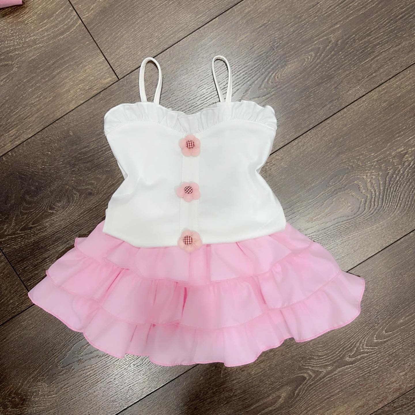 [🆕🇻🇳] Thời Trang Thiết Kế Mẹ & Bé Hải Yến 🧑‍🧒❤️️👶⭐️ Ai coi lại liive inbox dc tính ja llive nha mấy chị
#thoitrangthietkemevabeHaiYen
, shares-0✔️ , likes-18❤️️ , date-2024-06-23 21:01:24🇻🇳🇻🇳🇻🇳📰🆕