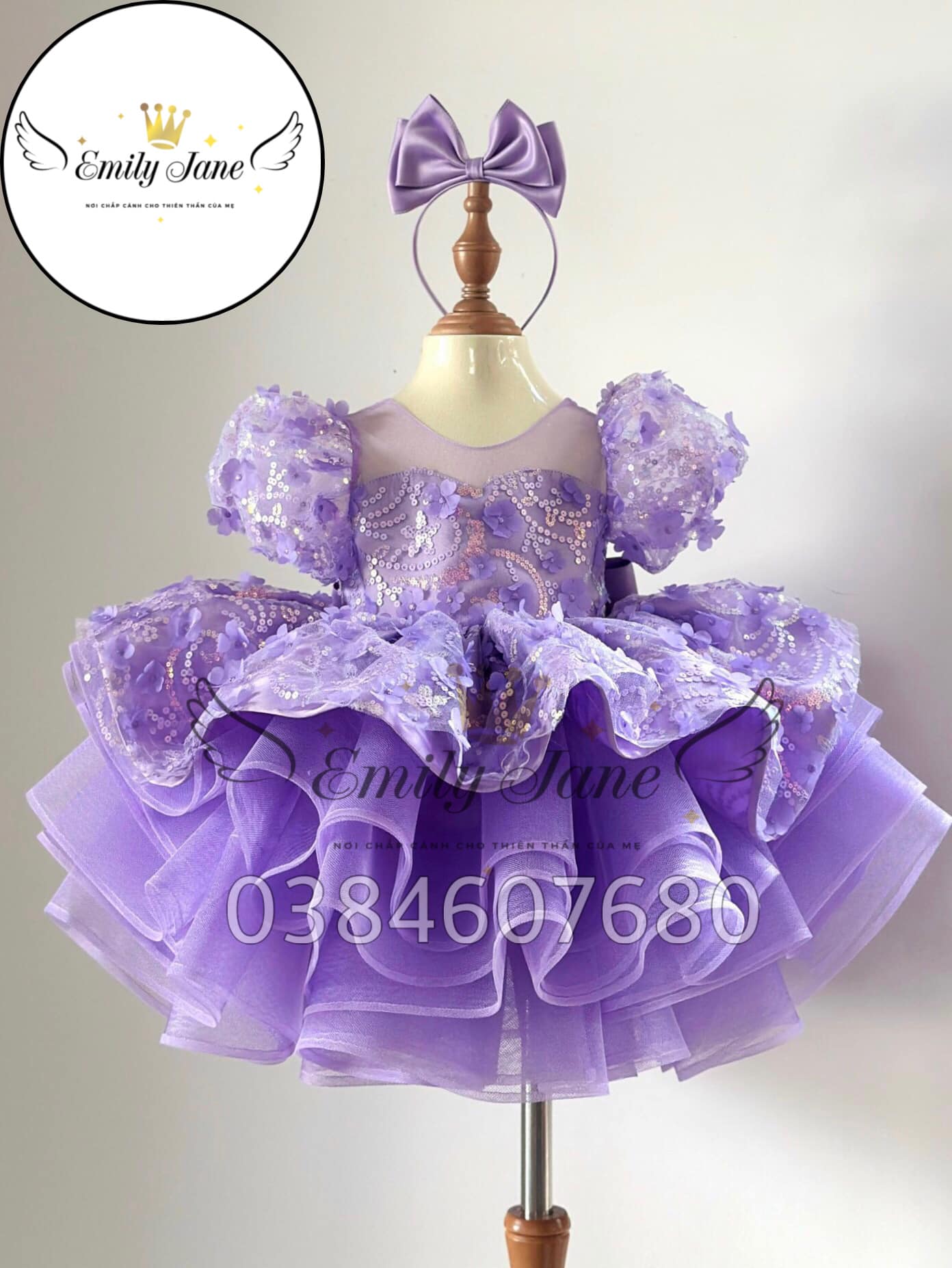 [🆕🇻🇳] Emily Jane – Váy đầm công chúa thiết kế cho bé 🧑‍🧒❤️️👶⭐️ Lên mẫu cái là lao ra chụp hình liền
4-33kg. Ba mẹ cần size lớn hơn inbox #EmilyJane tư vấn ạ.
#Vaydamcongchuabegai
#Vaydamthietkecaocap
#Vayxinhdutiec
#Va , shares-2✔️ , likes-9❤️️ , date-2024-06-29 19:25:36🇻🇳🇻🇳🇻🇳📰🆕