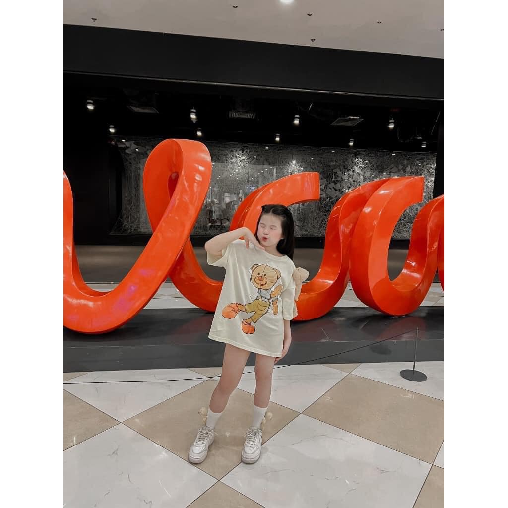 [🆕🇻🇳] Giang Kids- thời trang cao cấp cho bé 🧑‍🧒❤️️👶⭐️ Áo gấu tràn viền e còn sz 150-160  siêu đẹp luôn ạ!
Khách iu mua ao tặng kèm gấu!
Only 2xxk thui ạ
Ib e nha còn 3-4cái thui ạ!
, shares-1✔️ , likes-0❤️️ , date-2024-07-01 14:51:46🇻🇳🇻🇳🇻🇳📰🆕