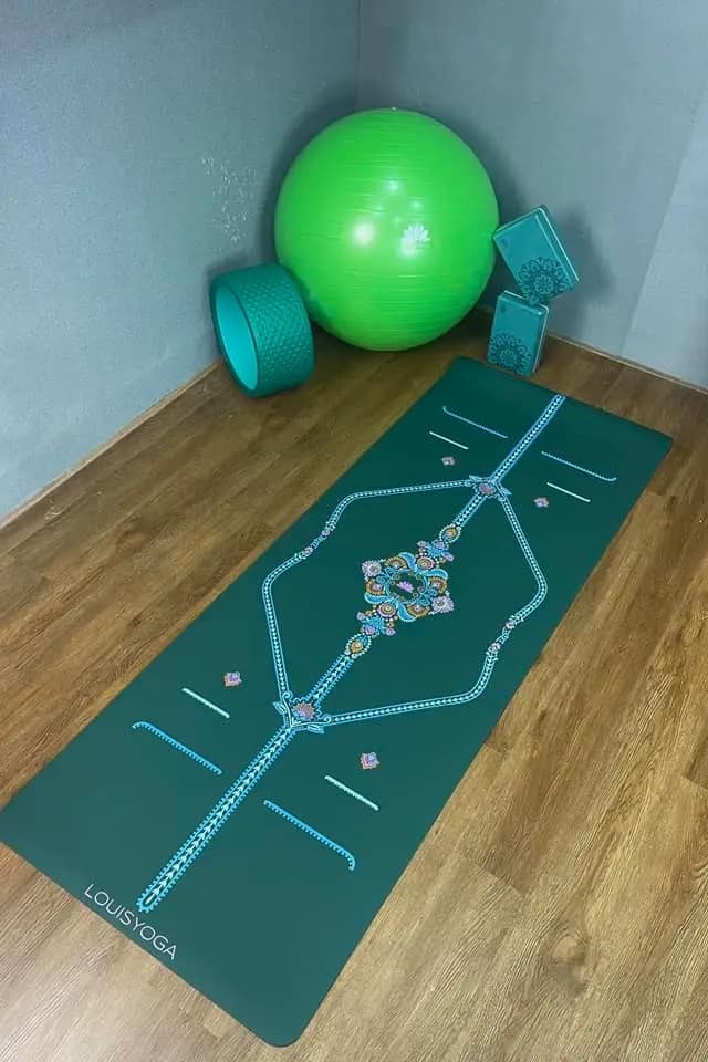 [🆕🇻🇳] Khánh Linh Yoga – Chuyên sản xuất và phân phối sỉ, lẻ dụng cụ Yoga 🧘 Top1Yoga 🤸🏻‍♀️ Thảm cao su louis yoga F23 quá đẹp ạ
 Chất liệu cao su bề mặt nhám chống trơn trượt siêu tốt
 Định tuyến in màu hoa mandala cực xinh 
 Dày 5mm, kt 183x68cm , shares-0✔️ , likes-3❤️️ , date-2024-07-03 12:50:55🇻🇳🇻🇳🇻🇳📰🆕