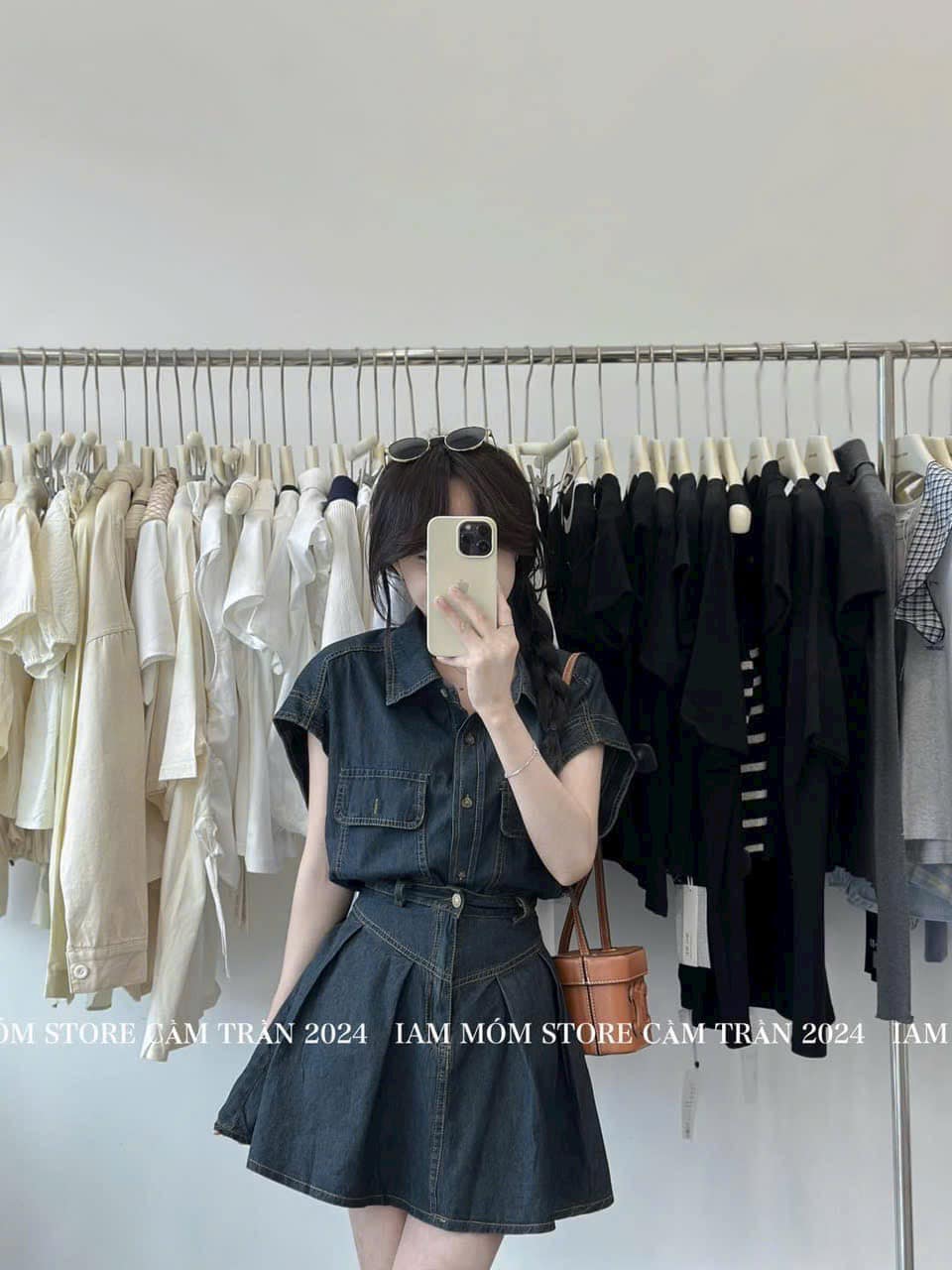 [🆕🇻🇳] Lấp La Lấp Lánh – Bring Korea close to you 🌟 🧑‍🧒❤️️👶⭐️ #Jibbitz aka #CharmForCrocsTính ra dạo này mưa suốt luôn cả nhà ơi. Sắm sục #Crocs đi mùa này lại hợp lý quá! Rồi nhân tiện sắm luôn charm trang trí cho  , shares-0✔️ , likes-8❤️️ , date-2024-07-03 20:12:22🇻🇳🇻🇳🇻🇳📰🆕