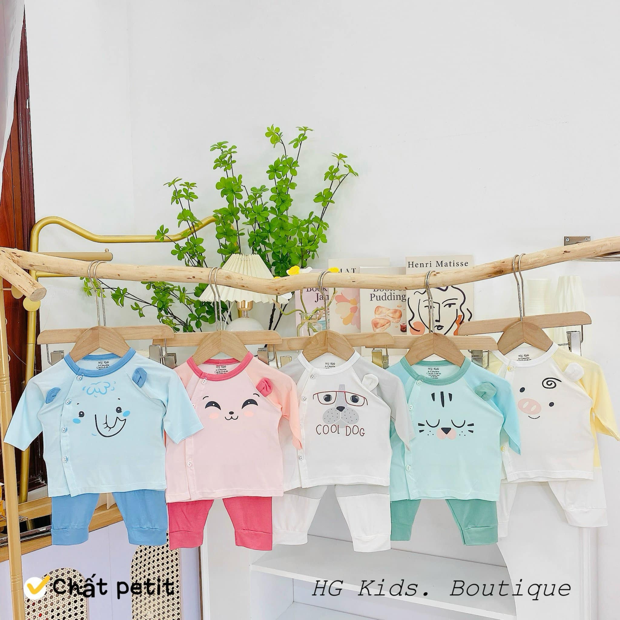 [🆕🇻🇳]  HG Kids – Xưởng Sỉ Quần Áo Cho Bé 🧑‍🧒❤️️👶⭐️  Một vài mẫu bộ dài chinh chinh cho bé
Có 3 size:
0-3M (3-5kg)
3-6M (5-7kg)
6-9M (7-9kg)
——–
Hotline/Zalo: 0344.539.053
Link nhóm sỉ:
, shares-0✔️ , likes-1❤️️ , date-2024-06-30 23:33:47🇻🇳🇻🇳🇻🇳📰🆕