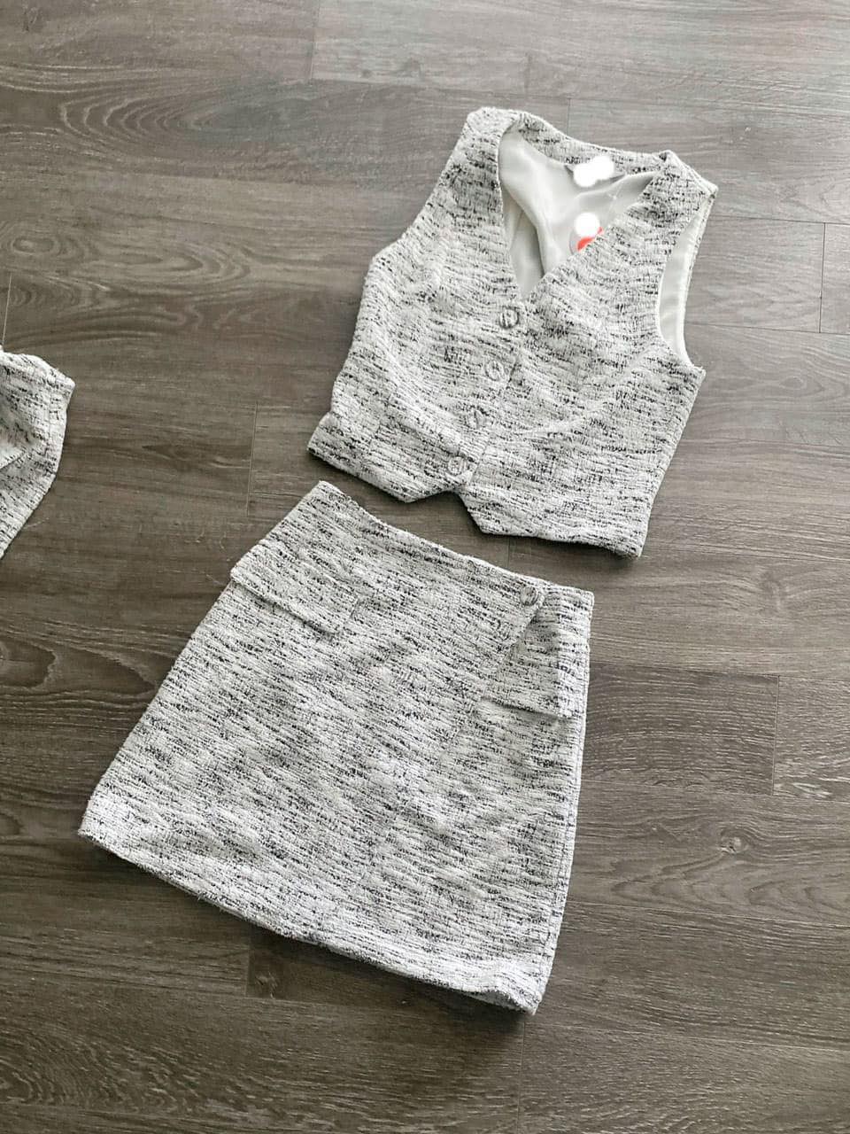 [🆕🇻🇳]  Măng Kids chuyên các mặt hàng xuất dư, xuất xịn 😎❤️️⭐️ Bộ sét  xịn mềm mặc không hề bi nóng hay khó chịu vì chất mềm đẹp lắm.
Nguyên set em xỉu ngang luôn ,fom đỉnh mặc zô cái dính liền
Sz xs s m l, shares-0✔️ , likes-3❤️️ , date-2024-07-05 22:53:15🇻🇳🇻🇳🇻🇳📰🆕