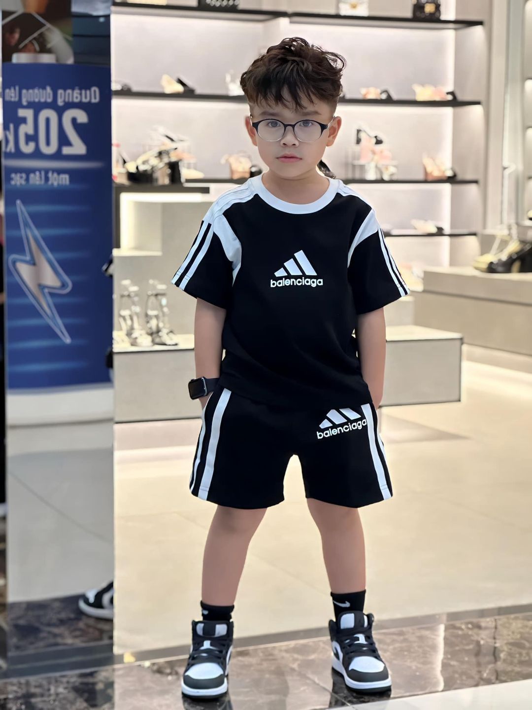 [🆕🇻🇳] Chang’s store – kids 🧑‍🧒❤️️👶⭐️ SET ĐỒ BEST SELLER NHÀ Chang’s store – kids ĐÃ CẬP BẾN FULL SZ RỒI Ạ . MỜI BAME VỢT NHANH CHO BÉ NHÉ .   #ĐÃ_LÊN_KỆ_SẴN
, shares-0✔️ , likes-10❤️️ , date-2024-07-04 18:01:41🇻🇳🇻🇳🇻🇳📰🆕