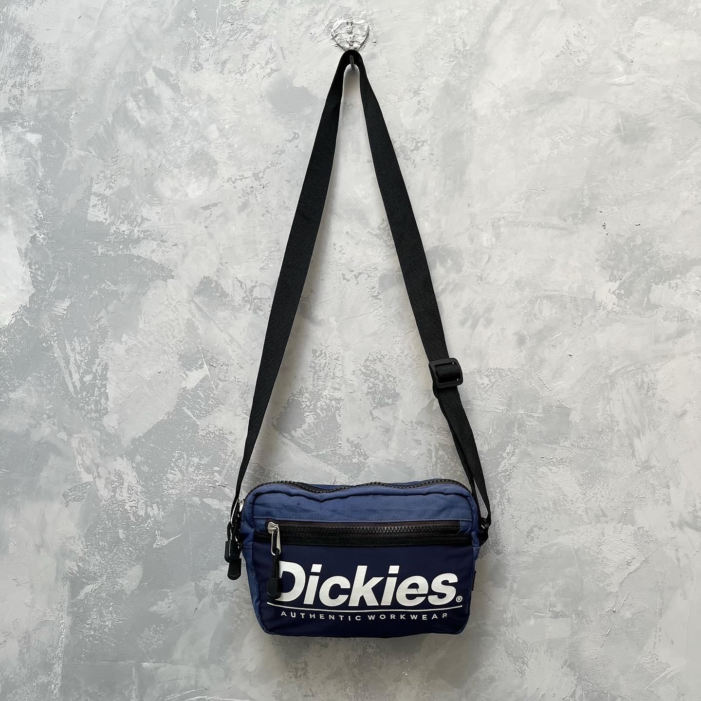 [🆕🇻🇳] Tiệm của Xoăn – Mua sắm & bán lẻ 🧑‍🧒❤️️👶⭐️ 250.000
Túi chéo
– Size ngang 24cm, cao 17cm
– Cond 8/9 hình 5,6 có xước vải ( không xuyên vì có lót bên trong ạ), lo.go có bay sơn ạ , hình 9 bên trong có , shares-0✔️ , likes-0❤️️ , date-2024-07-08 16:47:02🇻🇳🇻🇳🇻🇳📰🆕