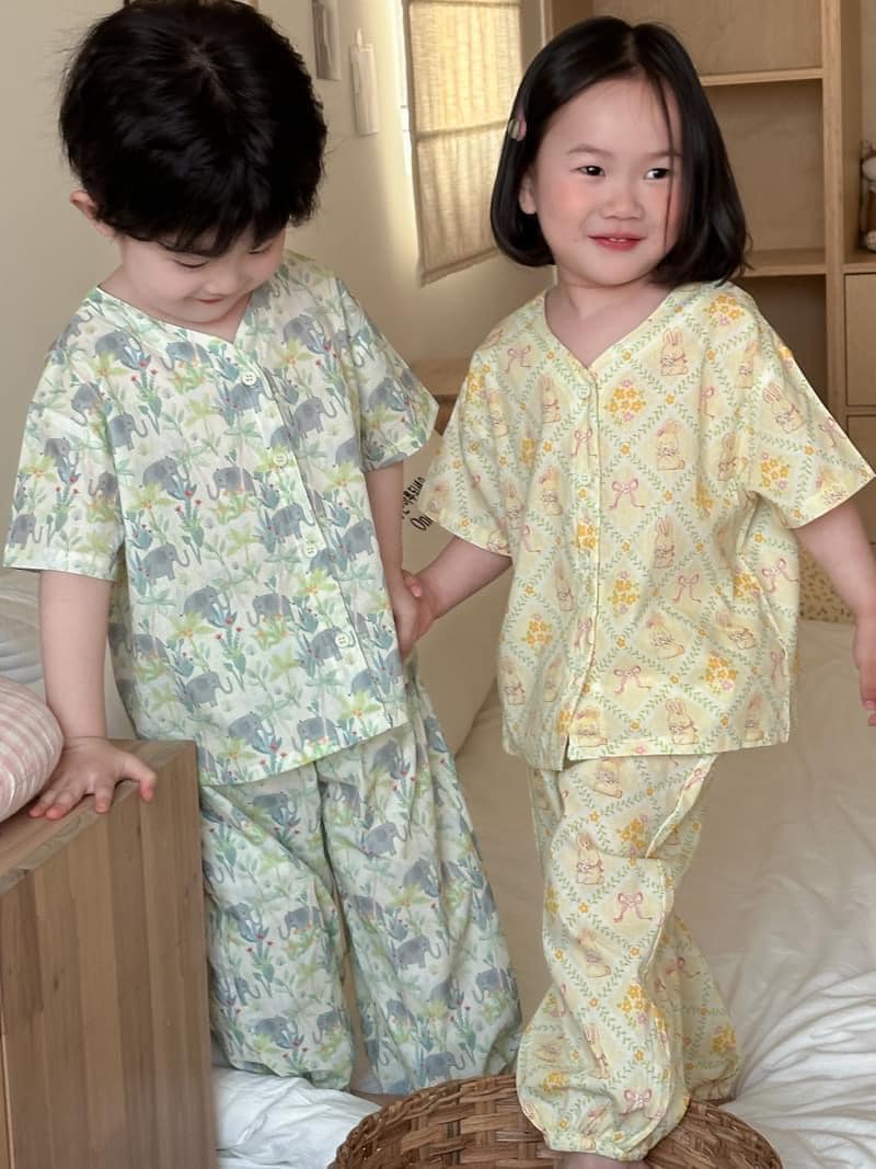 [🆕🇻🇳]  Bí Ngô baby shop – Chuyên quần áo bé gái 8-30kg (1- 9 tuổi) 😎❤️️⭐️ SET VÁY BÒ XẾP LY NGỰC
———-
Vải bò jean giặt mềm – váy xòe xếp ly ngực , tay rơi
1 màu duy nhất
Size 8-28kg
129k/ váy
, shares-1✔️ , likes-0❤️️ , date-2024-07-05 14:37:30🇻🇳🇻🇳🇻🇳📰🆕