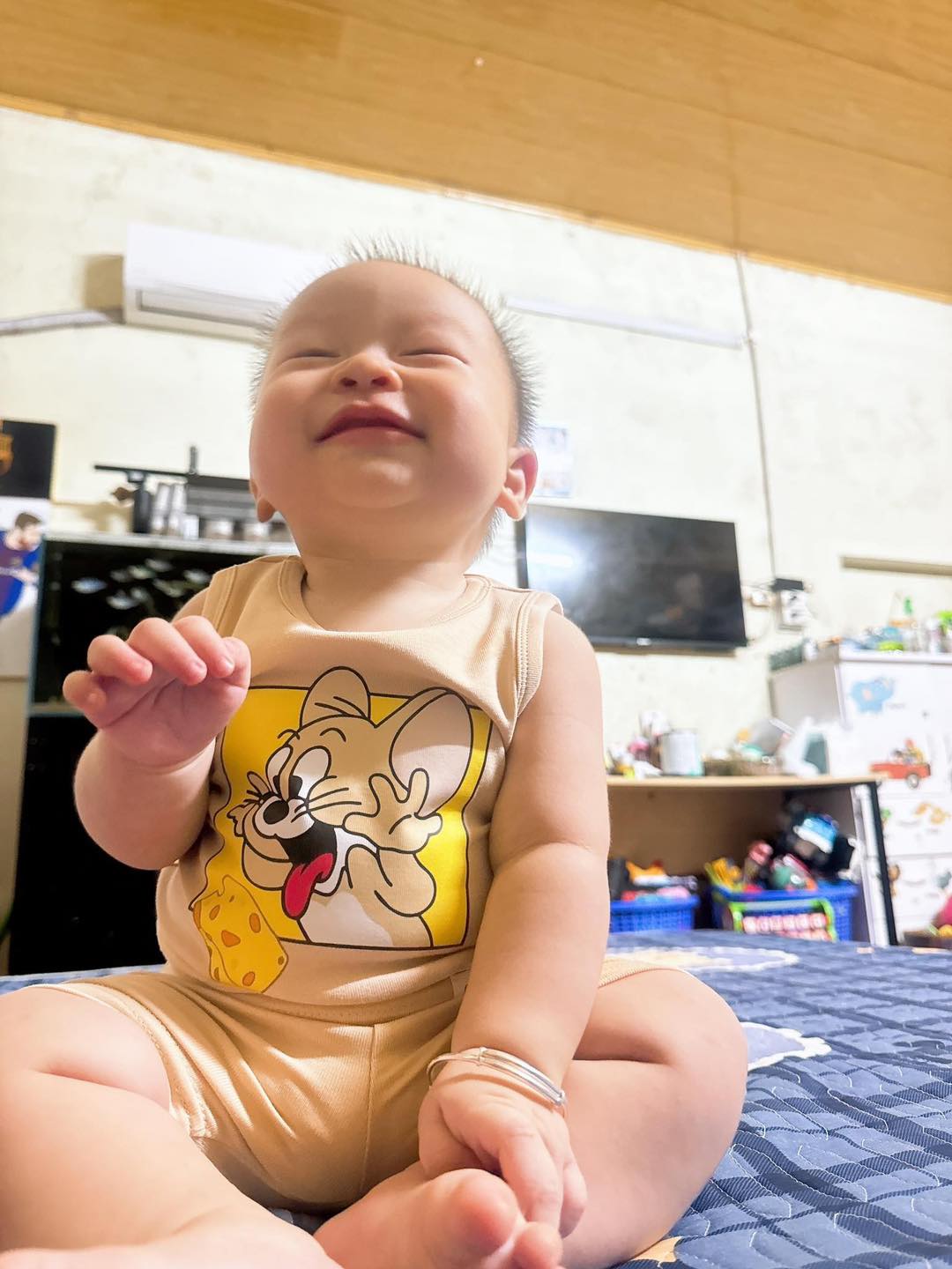 [🆕🇻🇳]  BU BABY WEAR – Đồ em bé – Đồ trẻ em 🧑‍🧒❤️️👶⭐️ Gởi cùng đơn dồn qua giờ luôn
Nhanh giúp e xả luôn lấy thùng đựng nước giặt ạ
100k 3 quần chọn nhanh giúp e
Xs: 7-10kg
S: 10-13kg
M: 13-16kg
L: 16 , shares-1✔️ , likes-14❤️️ , date-2024-07-12 23:59:13🇻🇳🇻🇳🇻🇳📰🆕