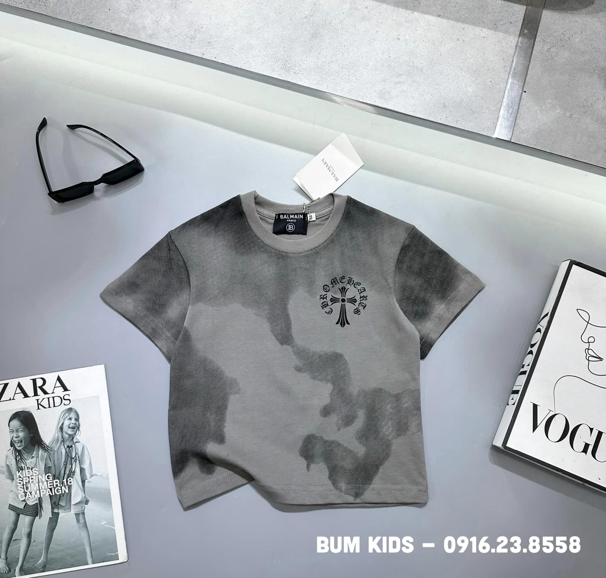 [🆕🇻🇳] Bum Kids – Cửa hàng quần áo cho bé 🧑‍🧒❤️️👶⭐️ Tee Chome Heart bản loangg ghi      rất xinh và cực chất ah , màu ghi đậm loang siu đẹp !!!                  • size 100-160 ( 14kg – 45kg ) BUM KIDS – CỬA  , shares-0✔️ , likes-0❤️️ , date-2024-08-07 19:08:51🇻🇳🇻🇳🇻🇳📰🆕