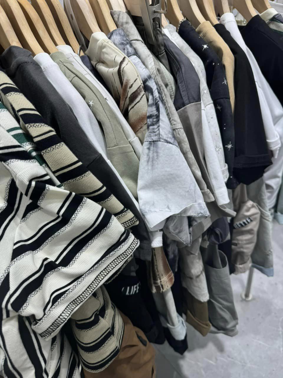 [🆕🇻🇳]  Khánh Nhung Shop – Hàng Hiệu VNXK cao cấp 🧑‍🧒❤️️👶⭐️ [23kg-35kg] Quần short jean bé gái Z@-rà
* Chất jean c/o/t/t/o~n/ đanh, mịn. Bên trong có tăng đơ
* Tông màu Ombre bắt mắt. Họa tiết hoa thêu đắp  nổi bật. , shares-0✔️ , likes-1❤️️ , date-2024-07-15 00:00:26🇻🇳🇻🇳🇻🇳📰🆕