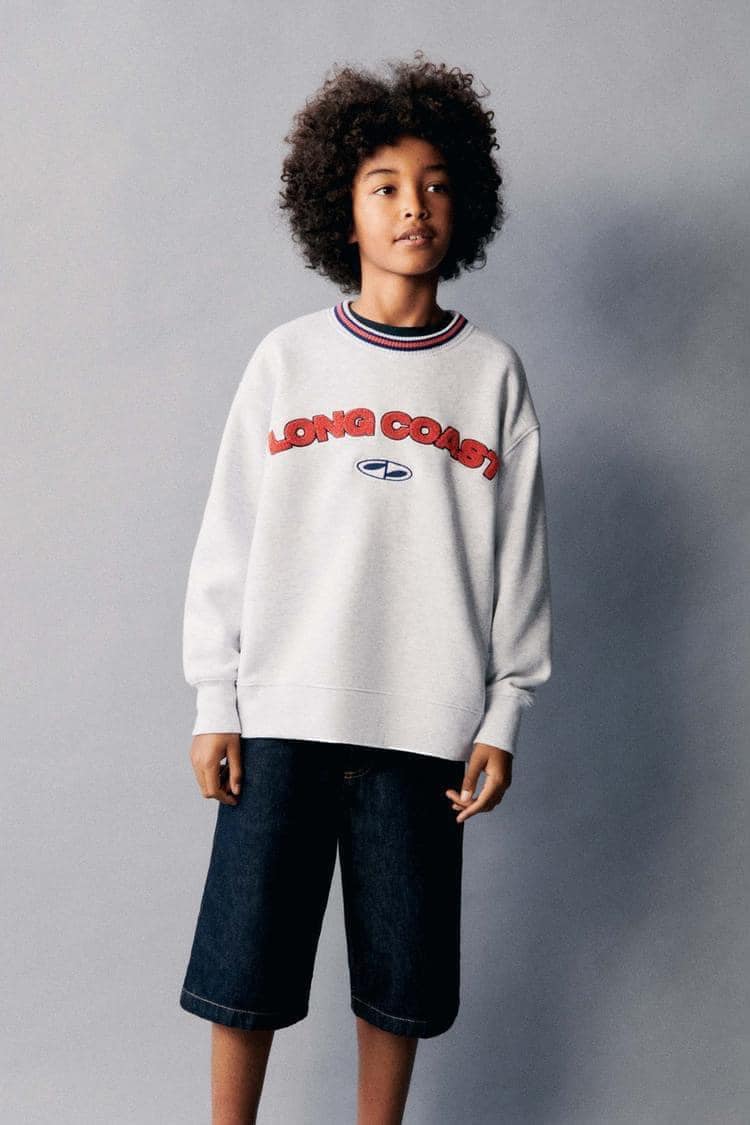 [🆕🇻🇳] Jerrie Authentic Shop – Đồ trẻ em – Chuyên săn sale bán sỉ/ lẻ, nhận check out hàng Auth các nước 🧑‍🧒❤️️👶⭐️  ZR SPAIN Áo nỉ xám mix chữ đỏ siu đẹp trai gái mặc đều xinh ạ, off còn 2⃣6⃣2⃣ + kilo/c ạ, mum nào mi nhon cũng bon chen đc lun ạa  Si , shares-0✔️ , likes-0❤️️ , date-2024-07-15 15:21:42🇻🇳🇻🇳🇻🇳📰🆕