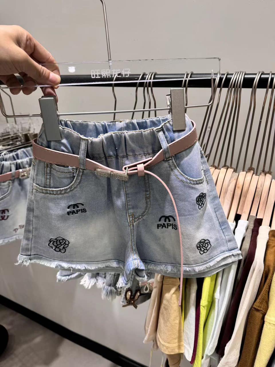 [🆕🇻🇳]  Hoàng Khánh Ly  ( VaniHouse Kids ) 🧑‍🧒❤️️👶⭐️ Sẵnnnn tại Vanihouse Kids Clothings – Vani’s House kids by Hoàng Khánh Ly
#sizeeee9O-13O(9~2Okggg)
, shares-0✔️ , likes-4❤️️ , date-2024-08-05 00:22:57🇻🇳🇻🇳🇻🇳📰🆕