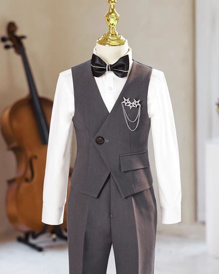 [🆕🇻🇳]  MMKID aims to bring kids the most high fashionable and high quality party design 🧑‍🧒❤️️👶⭐️ Waistcoat mix shirts in white for Kids Boy’s
Costume or party wears for any occasions
Available now at MMKID
#boystyle #kidsvest #vestchobetrai #KidsFas , shares-0✔️ , likes-2❤️️ , date-2024-08-07 13:41:30🇻🇳🇻🇳🇻🇳📰🆕