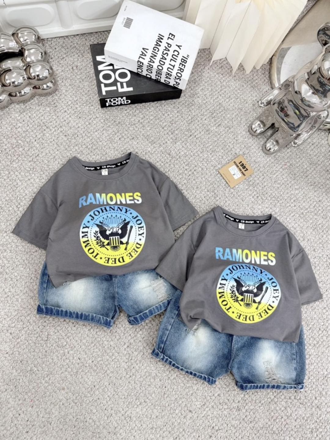 [🆕🇻🇳] Cẩm Vân Nguyễn – Thời trang cho bé yêu 🧑‍🧒❤️️👶⭐️ Bộ RAMONES áo cotton quần short jean mềm mát .135k lẻ size em xả lỗ nốt #69k
1(10-11kg):3b
, shares-0✔️ , likes-43❤️️ , date-2024-08-05 22:38:39🇻🇳🇻🇳🇻🇳📰🆕