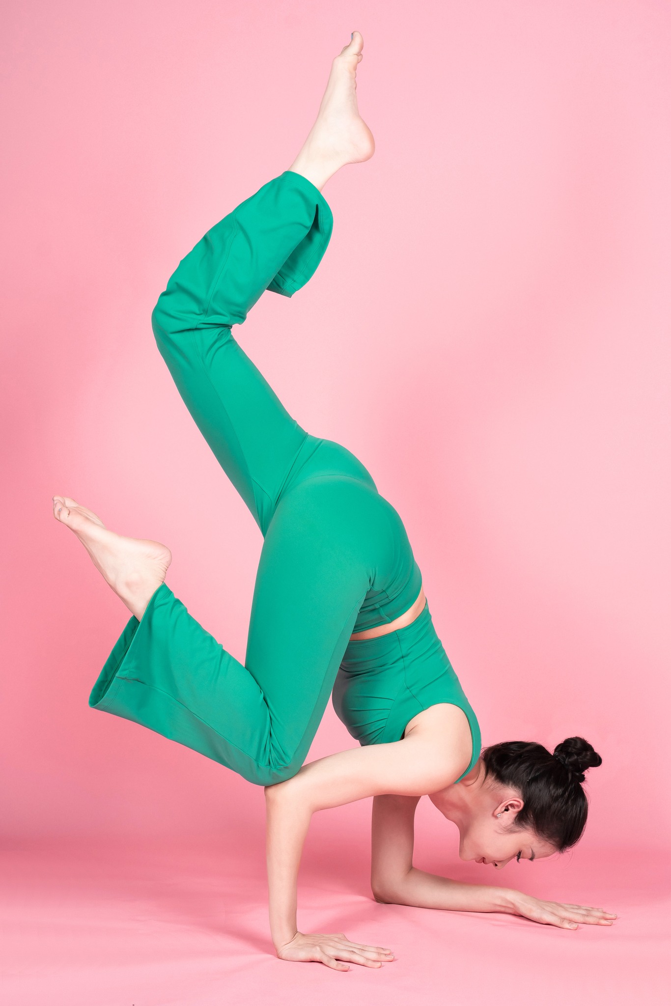 [🆕🇻🇳] Chị Đẹp Yoga 🧘 Top1Yoga 🤸🏻‍♀️ Động Lực Nào Khiến Bạn Luyện Tập Yoga?

– Thấy quảng cáo nhà nhà người người tập nên cũng đu theo

– Để thỏa mãn ‘Cái Tôi’?

– Bạn thích đạt được những tư  , shares-0✔️ , likes-2❤️️ , date-2024-08-07 18:21:23🇻🇳🇻🇳🇻🇳📰🆕