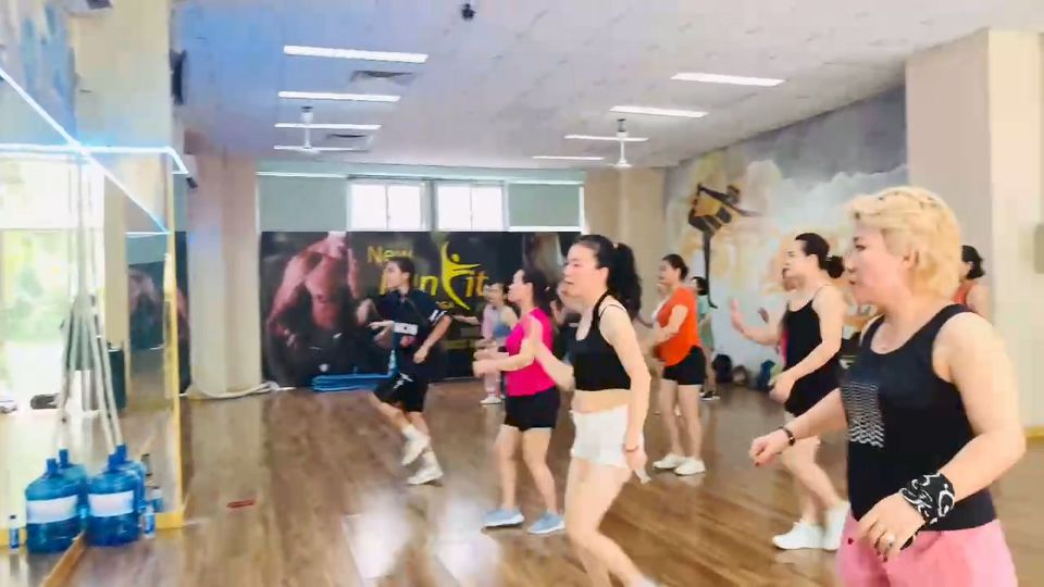 [🆕🇻🇳] FunFit Fitness & Yoga Center 🧘 Top1Yoga 🤸🏻‍♀️  𝗟𝗼̛́𝗽 𝗭𝘂𝗺𝗯𝗮 𝗹𝘂́𝗰 𝗻𝗮̀𝗼 𝗰𝘂̃𝗻𝗴 “𝗛𝗢𝗧” 𝘃𝗶̀ 𝗰𝗵𝗶̣ 𝗲𝗺 𝗾𝘂𝗮́ “𝗖𝗛𝗔́𝗬”
“𝗭𝘂𝗺𝗯𝗮” từ lâu đã không còn quá xa lạ đối với tất cả mọi người, tất cả mọi lứa tuổi. Một trong  , shares-0✔️ , likes-15❤️️ , date-2024-08-07 16:30:07🇻🇳🇻🇳🇻🇳📰🆕