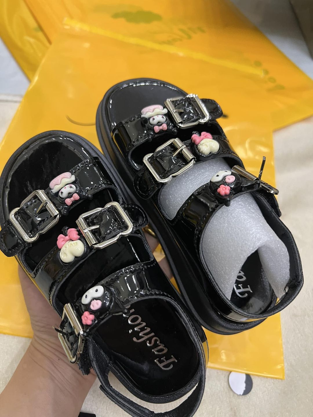 [🆕🇻🇳]  Mây Gió Closet Kids – Quần áo ,phụ kiện,giày dép cho em bé 🧑‍🧒❤️️👶⭐️ SALE : order nhầm màu sale 220k size 33
, shares-0✔️ , likes-5❤️️ , date-2024-08-08 23:26:12🇻🇳🇻🇳🇻🇳📰🆕