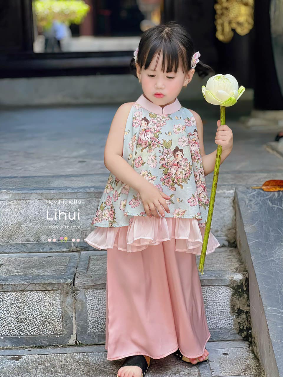 [🆕🇻🇳] Kít Baby – Chuyên Quần Áo Thiết Kế Cho Bé – đồ tiệc + quần áo hot trend cho bé gái & trai 🧑‍🧒❤️️👶⭐️ HÔNG CÓ MÊ LẮM ĐÂU NHA
Trung thu hạnh phúc bình an đến
Ánh trăng soi sáng phú quý về   Lên một set nhẹ nhàng bay bay cho các bé đi phá cỗ
chất liệu  , shares-0✔️ , likes-2❤️️ , date-2024-08-07 16:49:56🇻🇳🇻🇳🇻🇳📰🆕