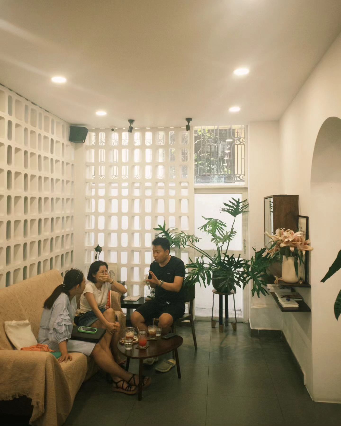 [☕️🇻🇳] The Comma coffee 🥤 Top1Coffee ☕️ Chủ nhật nhẹ nhàng ha, thấy cưng khách lắm luôn 
 , shares-0✔️ , likes-5❤️️ , date-2024-08-10 16:44:12🇻🇳🇻🇳🇻🇳📰🆕