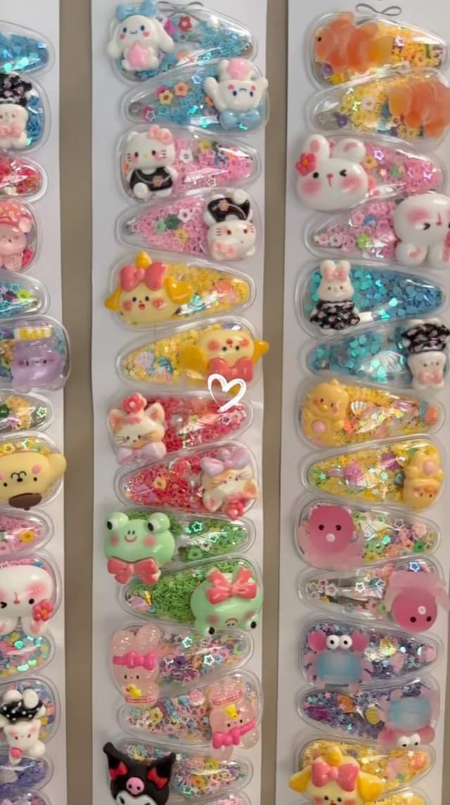 [🆕🇻🇳]  Dear Babi – Tiệm đồ em bé – Phụ kiện xinh xinh 🧑‍🧒❤️️👶⭐️ MADE IN KOREA
Kẹp bấm topping icon siêu to, so cute   49k/set
—————————————————
𝑇ℎ𝑎𝑛𝑘 𝑦𝑜𝑢 𝑓𝑜𝑟 𝑐ℎ𝑜𝑜𝑠𝑖𝑛𝑔 𝑢𝑠
☆(っ◔◡◔)っ☆
╰𝗕𝗮𝘀𝗲𝗱 𝗶𝗻 𝗛𝗖𝗠𝗰
╰𝗛𝗼𝘁𝗹𝗶𝗻𝗲 , shares-0✔️ , likes-0❤️️ , date-2024-08-19 01:19:24🇻🇳🇻🇳🇻🇳📰🆕