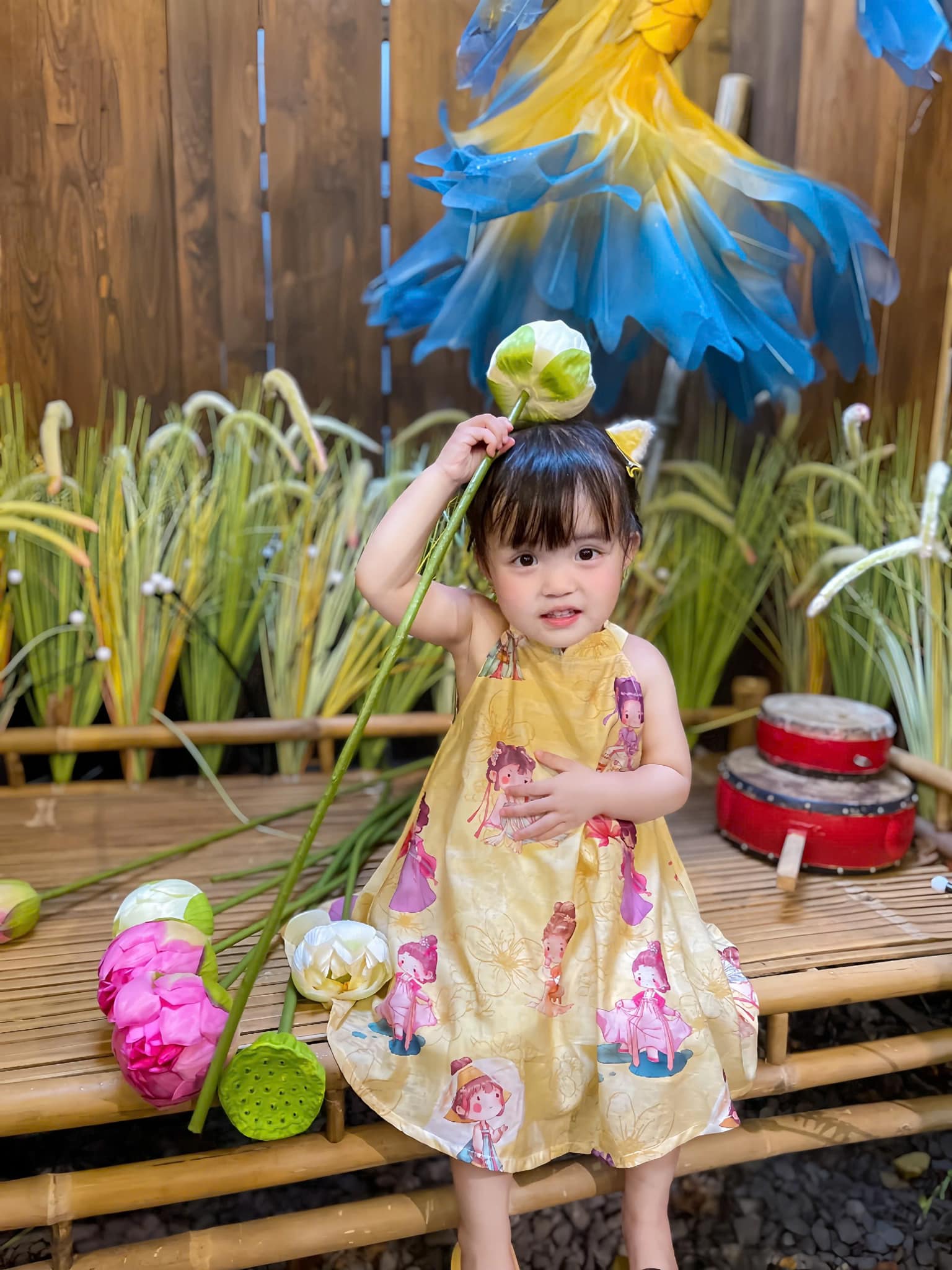 [🆕🇻🇳] La Peti BéBé – Đến La Petite BéBé để cùng con tạo nên điều kì diệu ba mẹ nhé!!! 🧑‍🧒❤️️👶⭐️ A Trung Thu là để uống trà
Lồng đèn để ngắm, em là để yêuNháy mắt Trung Thu đã cận kề, chọn ngay cho bé 1 set áo yếm cách điệu xinh xắn để đón không khí  , shares-1✔️ , likes-7❤️️ , date-2024-08-20 01:59:32🇻🇳🇻🇳🇻🇳📰🆕