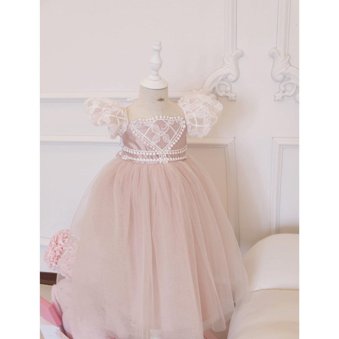 [🆕🇻🇳]  Homi baby house -Homi Baby House là thương hiêu đầm dạ hội , đầm công chúa cho bé tuổi từ 1-10 tuổi 🧑‍🧒❤️️👶⭐️ Cùng hoá nàng thơ toả sáng trong mọi khoảnh khắc với Roise dress
𝐇𝐨𝐦𝐢 𝐁𝐚𝐛𝐲 𝐇𝐨𝐮𝐬𝐞 —————
Homibabyhouse – Princess dress!!!
CỬA HÀNG TP .HCM 20 , shares-0✔️ , likes-4❤️️ , date-2024-08-20 01:17:06🇻🇳🇻🇳🇻🇳📰🆕