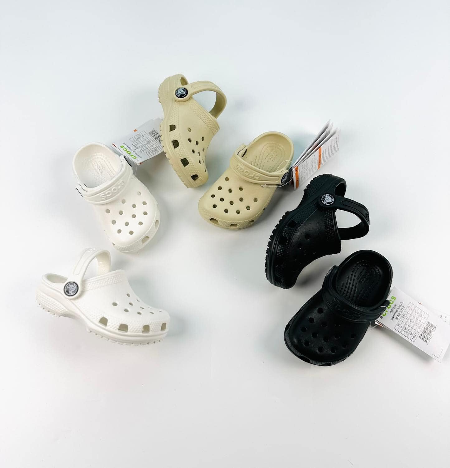 [🆕🇻🇳] Baby Home – Chuyên đồ sơ sinh xuất khẩu – Chuyên sỉ, lẻ quần áo, giầy dép, phụ kiện cho bé yêu 🧑‍🧒❤️️👶⭐️ Crocs cho bé siêu mềm và êm đây ạ
Đủ size từ sz 22->36
Mỗi đôi bán gia đều được tặng 8 charm (sticker) siêu yêu gắn dép (hình siêu nhân, badman,pokemo , shares-0✔️ , likes-0❤️️ , date-2024-08-17 16:59:37🇻🇳🇻🇳🇻🇳📰🆕