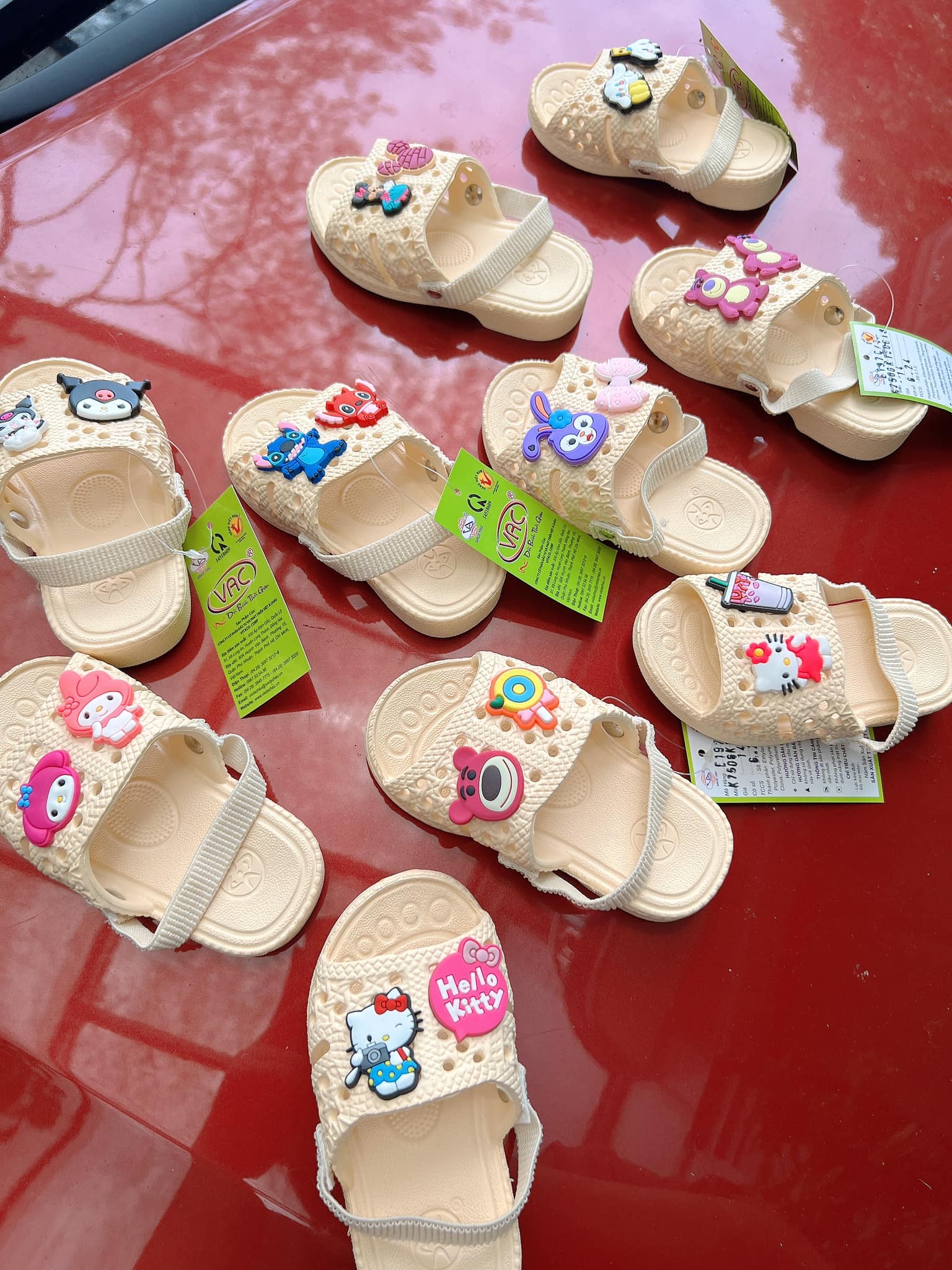 [🆕🇻🇳]  Piza Mama & Kid 🧑‍🧒❤️️👶⭐️  sticker mà cũng phải hot trend mới chịu mấy Mẹ ơi.  Koromi, medoly, kitty…. Toàn sticker xịn ạ.
, shares-1✔️ , likes-13❤️️ , date-2024-08-20 17:22:54🇻🇳🇻🇳🇻🇳📰🆕