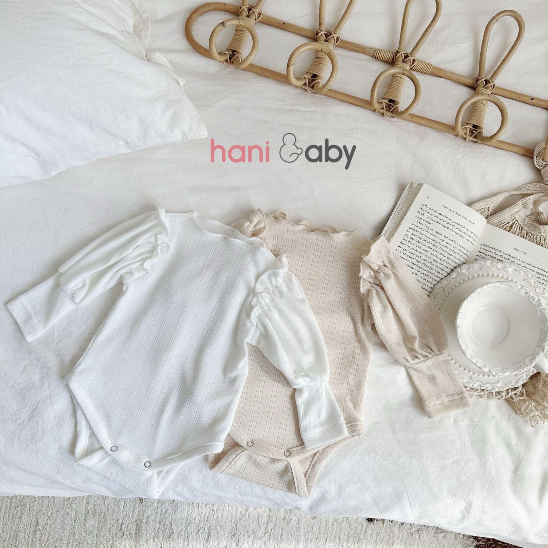 [🆕🇻🇳]  Hani Baby – Hani Baby mang đến sự trải nghiệm ấm áp tới những mẹ đang và sắp có con nhỏ 🧑‍🧒❤️️👶⭐️ Mùa thu – mùa của những Nàng thơ
Hani đem đến Bst thu đông với tone màu nhẹ nhàng dành cho Nàng thơ bé nhỏ Size: 66-73-80-90
Hàng QCCC __________________ , shares-1✔️ , likes-9❤️️ , date-2024-08-20 00:57:54🇻🇳🇻🇳🇻🇳📰🆕