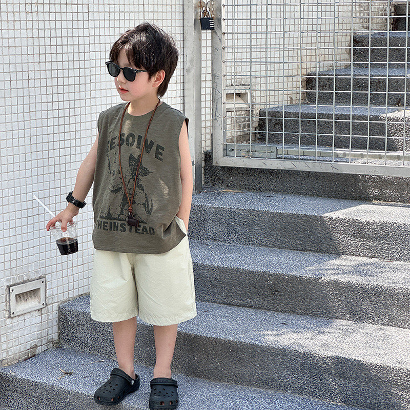 [🆕🇻🇳]  Babynista – Cung cấp quần áo trẻ em xuất khẩu, Cambodia,Thailan, Nhật.. 🧑‍🧒❤️️👶⭐️ Chiếc áo thun sát nách cho bạn trai vô cùng ưng ý của shop!!!
Thun cotton xước thoáng mát, màu rêu họa tiết vintage tây quá chừng
Mẫu này shop bán lẻ áo , shares-0✔️ , likes-1❤️️ , date-2024-08-21 01:55:15🇻🇳🇻🇳🇻🇳📰🆕