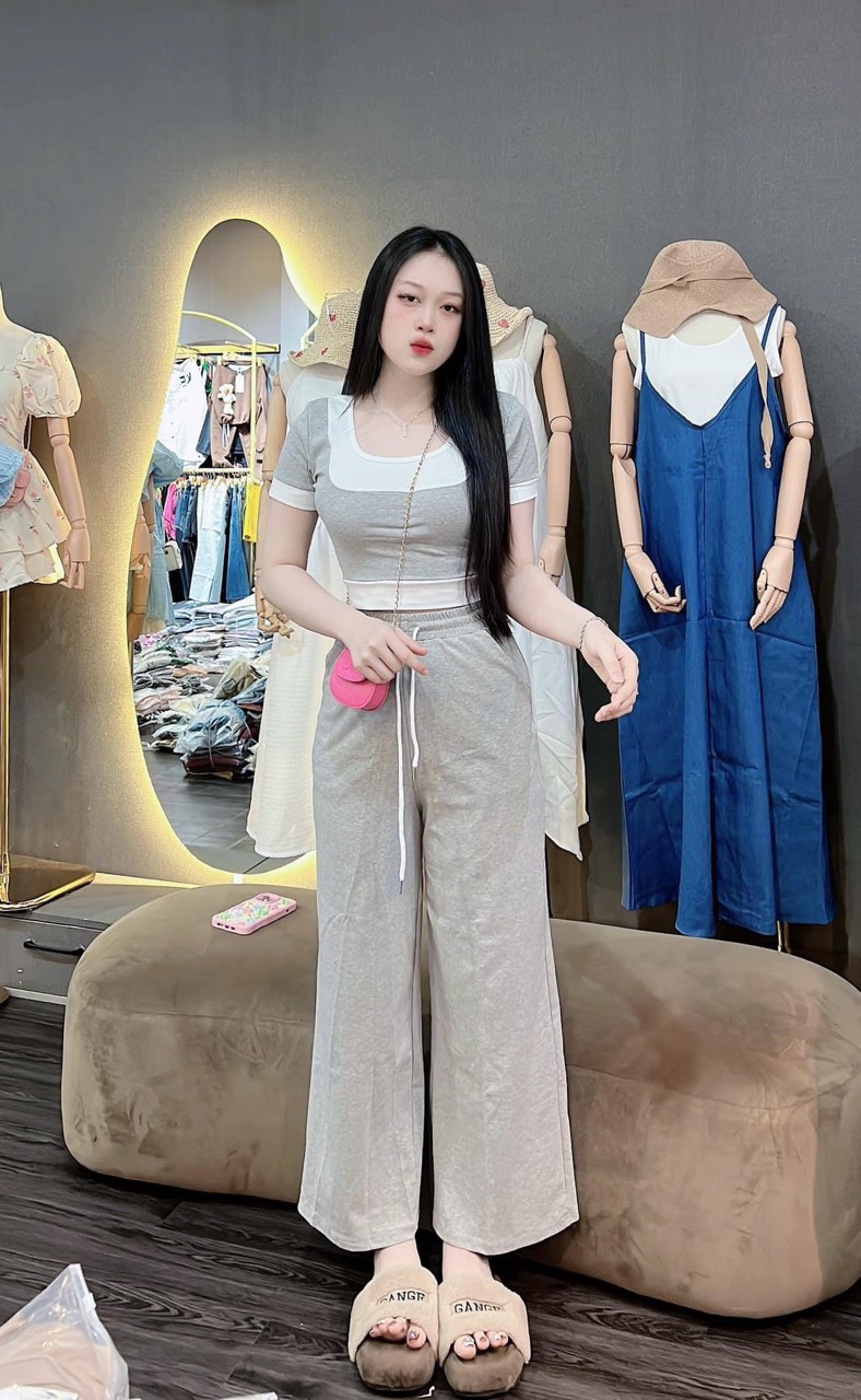 [🆕🇻🇳] LinhLuzz Shop – Thời Trang Trẻ Em 🧑‍🧒❤️️👶⭐️ 𝙎𝙚𝙩 𝙂𝙖̂́𝙪 𝙘𝙪𝙩𝙚𝙚𝙚  ~~ 2 𝙢𝙖̀𝙪 𝙭𝙞𝙣𝙝 𝙭𝙞̉𝙪 𝙙𝙖̀𝙣𝙝 𝙘𝙝𝙤 𝙘𝙖́𝙘 𝙏𝙚𝙚𝙣𝙂𝙞𝙧𝙡𝙨 …
– Áo mix cùng quần thô đũi dáng xuông phối hình cute xinh cực xinhhh . Set đồ hợp tiết t , shares-0✔️ , likes-1❤️️ , date-2024-08-20 20:24:14🇻🇳🇻🇳🇻🇳📰🆕