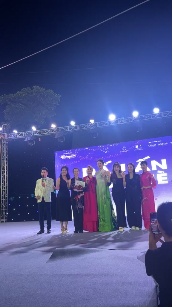 [🆕🇻🇳] Yoga Quỳnh Phạm 🧘 Top1Yoga 🧘 Thời tiết lật còn mặt nhanh hơn cả người yêu cũ-….. Thế mà có ai sợ đâu nhỉ, nắng còn không ngại thì mưa lo cái gì !!
 , shares-0✔️ , likes-0❤️️ , date-2024-08-24 02:26:59🇻🇳🇻🇳🇻🇳📰🆕