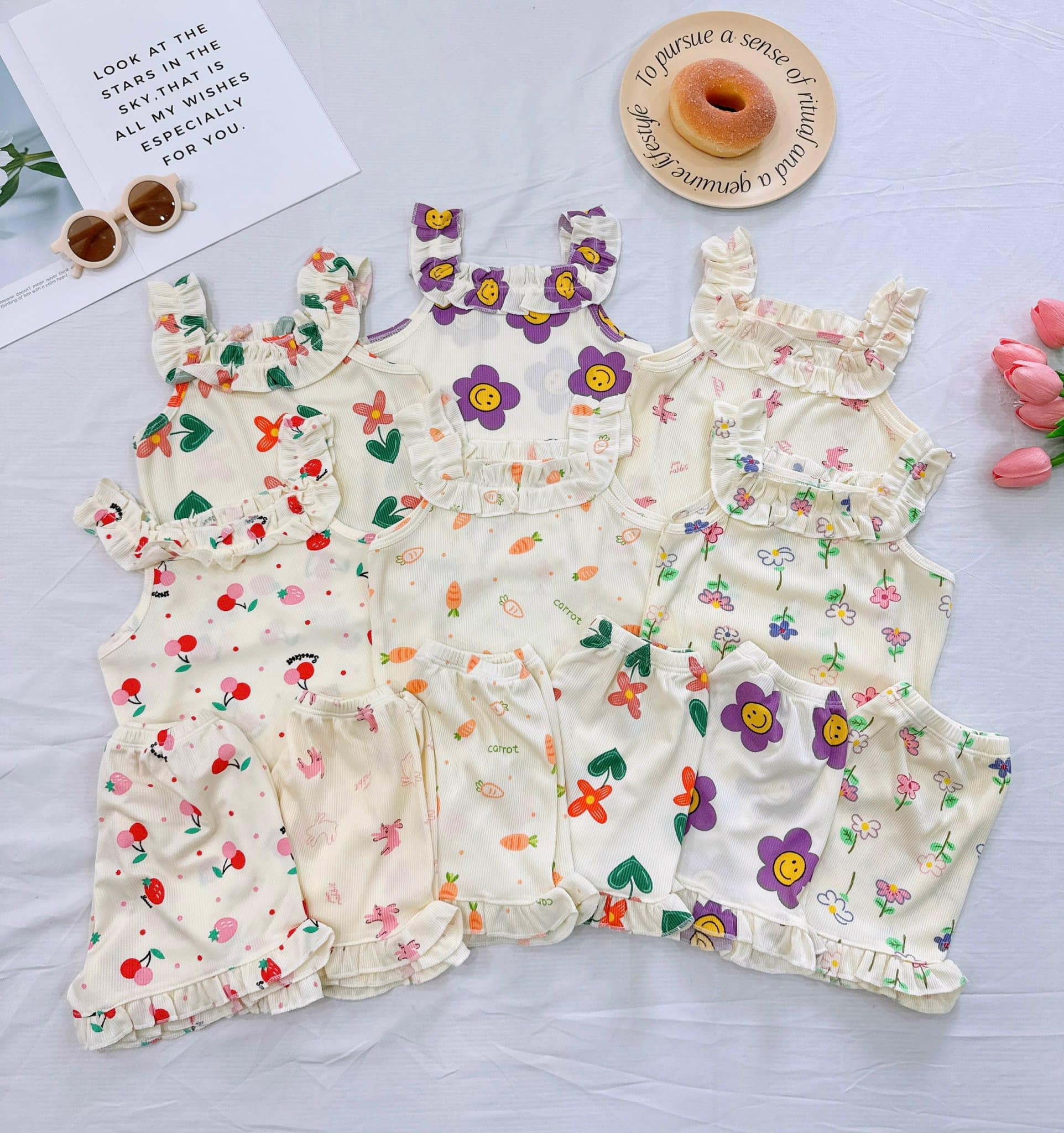 [🆕🇻🇳]  XOÀI BABY – Chuyên quần áo trẻ em Quảng Châu 🧑‍🧒❤️️👶⭐️ #99K/2bộ. Chất liệu thun tăm cổ yếm hoạ tiết xinh iu.
Mặc đi học, ở nhà thấm hút cực tốt.
Size: 8-22kg
– Qua lễ e trả ạ
, shares-1✔️ , likes-8❤️️ , date-2024-08-30 02:40:07🇻🇳🇻🇳🇻🇳📰🆕