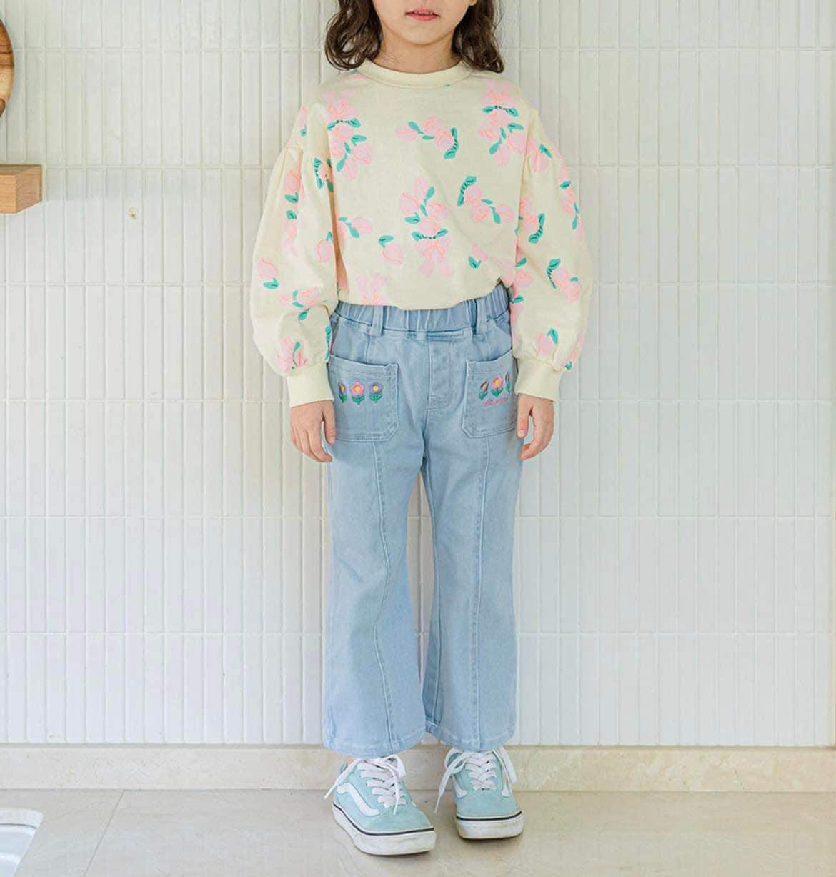 [🆕🇻🇳] Lullaby luôn hiểu rõ nhu cầu 😎❤️️⭐️ Em lên sét 2b bé gái xinh quá hàng vnxk nha 
 Đang Pelum kẻ nơ thời tiết mát mát này mặc vừa xinh vừa yêu các mẹ ơi  Họa tiết dơn giản mà dáng nữ tính lắm  , shares-0✔️ , likes-2❤️️ , date-2024-09-05 00:01:30🇻🇳🇻🇳🇻🇳📰🆕