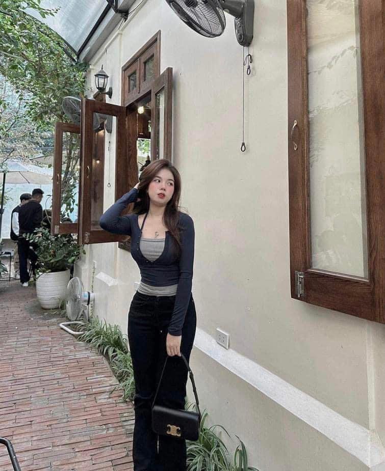 [🆕🇻🇳] Shop mẹ bé Hồng Ánh authenic 😎❤️️⭐️  Zá đợt này ngã ngửa luôn ạ top Uk saleee còn #175k về tayyy nha
Thực sự form chất đẹp lắm luôn mix đồ gì cũng đẹp 10 điểm không có nhưngggg.
em gom sal , shares-0✔️ , likes-5❤️️ , date-2024-09-05 15:11:04🇻🇳🇻🇳🇻🇳📰🆕