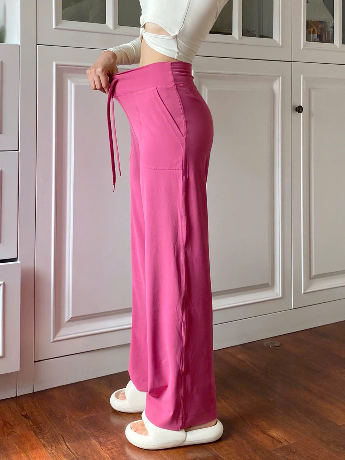 [🆕🇻🇳] Tuấn HD đồ tập cao cấp 👕 Top1Fashion 👗  “Cạ cứng” của nàng trong buổi TẬP LUYỆN ĐỔ MỒ HÔI đến buổi CAFE DẠO PHỐ với bạn bè! 

Thiết kế quần xuông SANG CHẢNH, SÀNH ĐIỆU.
Dáng ống rộng, cạp cao che , shares-1✔️ , likes-21❤️️ , date-2024-09-03 16:39:03🇻🇳🇻🇳🇻🇳📰🆕