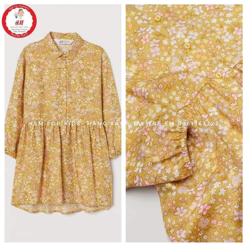 Váy hoa nhí vàng siêu xinh cho bé Deal sale giá về tay cực hời chỉ : #199k/ váy, nguyên tag 449k lận ấy ạ Size sale : 4/5; 5/6; 6/7y Các mom nhanh tay lê