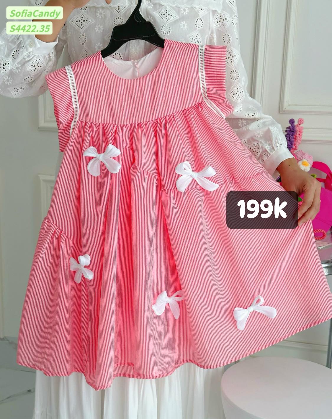 [🆕🇻🇳] Min kids VNXK – Quần áo trẻ em xuất xịn 🧑‍🧒❤️️👶⭐️ Đầm tơ đính nơ cưng xỉu  dáng baby doll siu iu 
Đầm 2 lớp, chất tơ mềm êm, nhẹ tênh, bé mặc rất thoải mái

 Size: 12/18m, 18/24m, 2/3y 3/4y, 4/5y, 6y 7y, 8 , shares-0✔️ , likes-0❤️️ , date-2024-09-05 02:40:12🇻🇳🇻🇳🇻🇳📰🆕