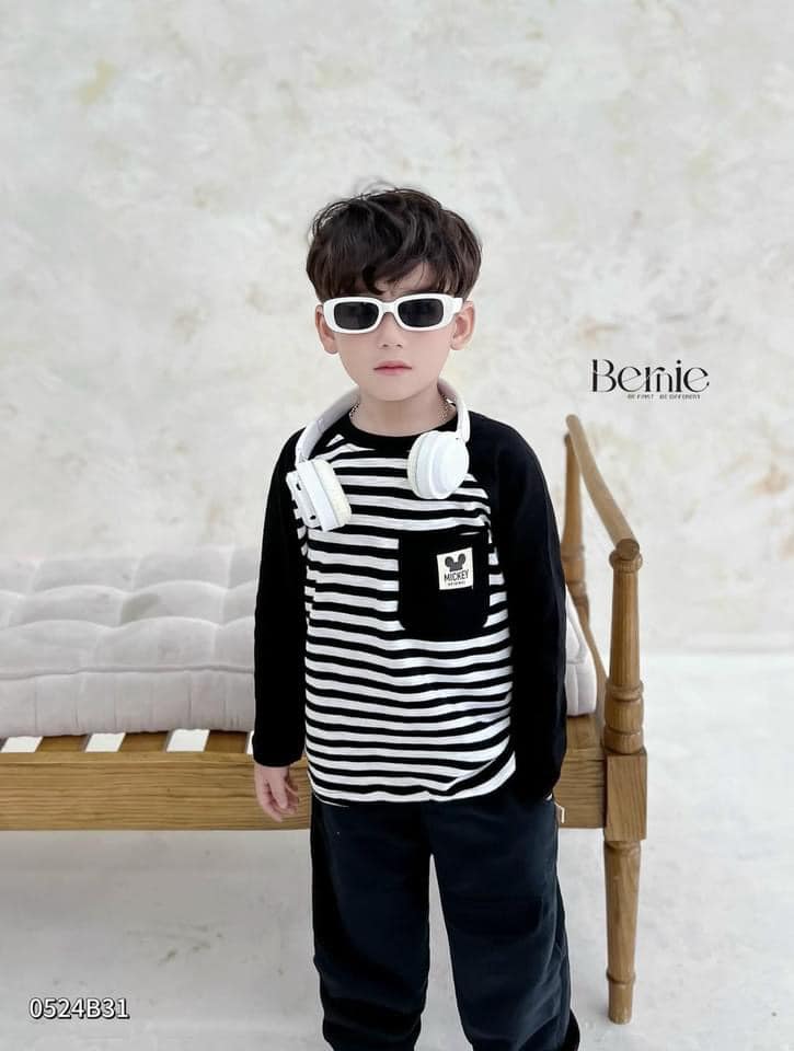 𝐒𝐄𝐓 𝐂𝐎𝐓𝐓𝐎𝐍 𝐊𝐄̉ 𝐍𝐆𝐀𝐍𝐆 𝐃𝐀̀𝐈 𝐓𝐀𝐘 Với chất liệu cotton mềm mại, độ co giãn siêu thoải mái, mặc thoáng ạ Thiết kế áo dài tay cổ tròn form basic, kẻ ngang tren