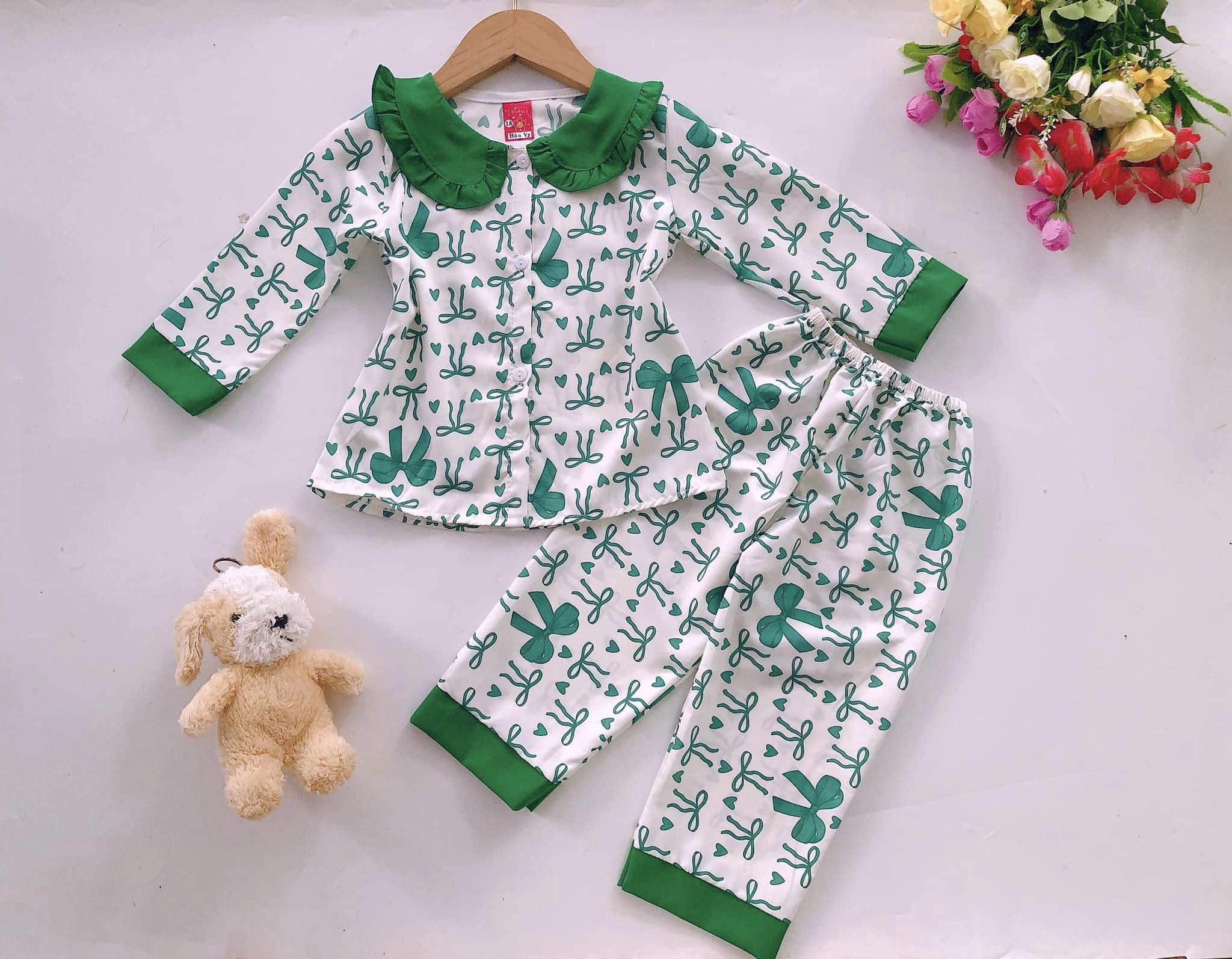 [🆕🇻🇳] Duy khang shop – Shop chuyên mua bán quần áo trẻ em giá rẻ 🧑‍🧒❤️️👶⭐️ Tiểu thư Tay dài quần dài cài cúc giữa￼
 Size bé 7 đến 12 ký 
 3 bộ 100k
 , shares-0✔️ , likes-47❤️️ , date-2024-09-09 01:52:47🇻🇳🇻🇳🇻🇳📰🆕